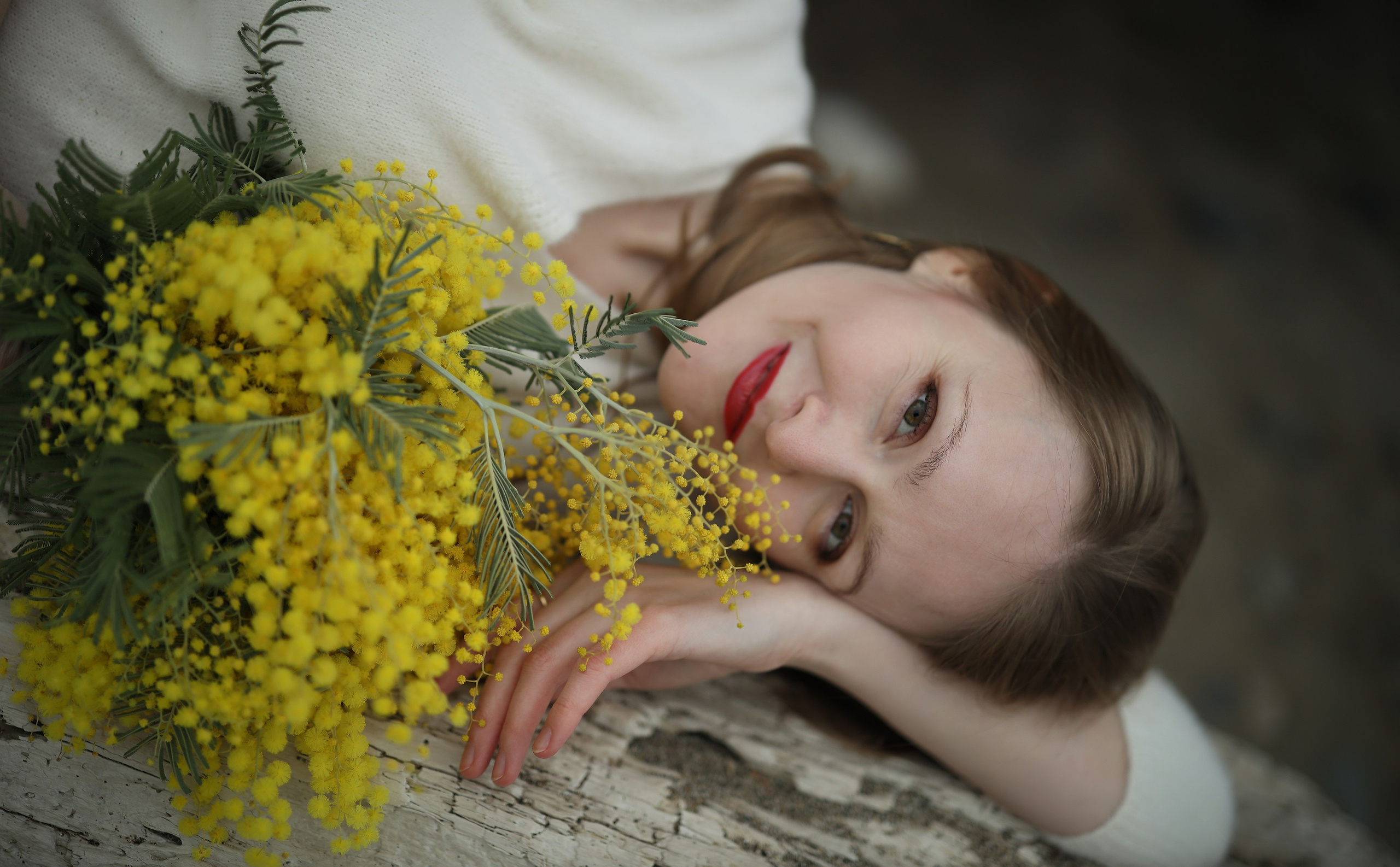 Фотосессия с мимозой на море для Юлии. Свадебный и семейный фотограф в Абхазии Жанна Соснина
