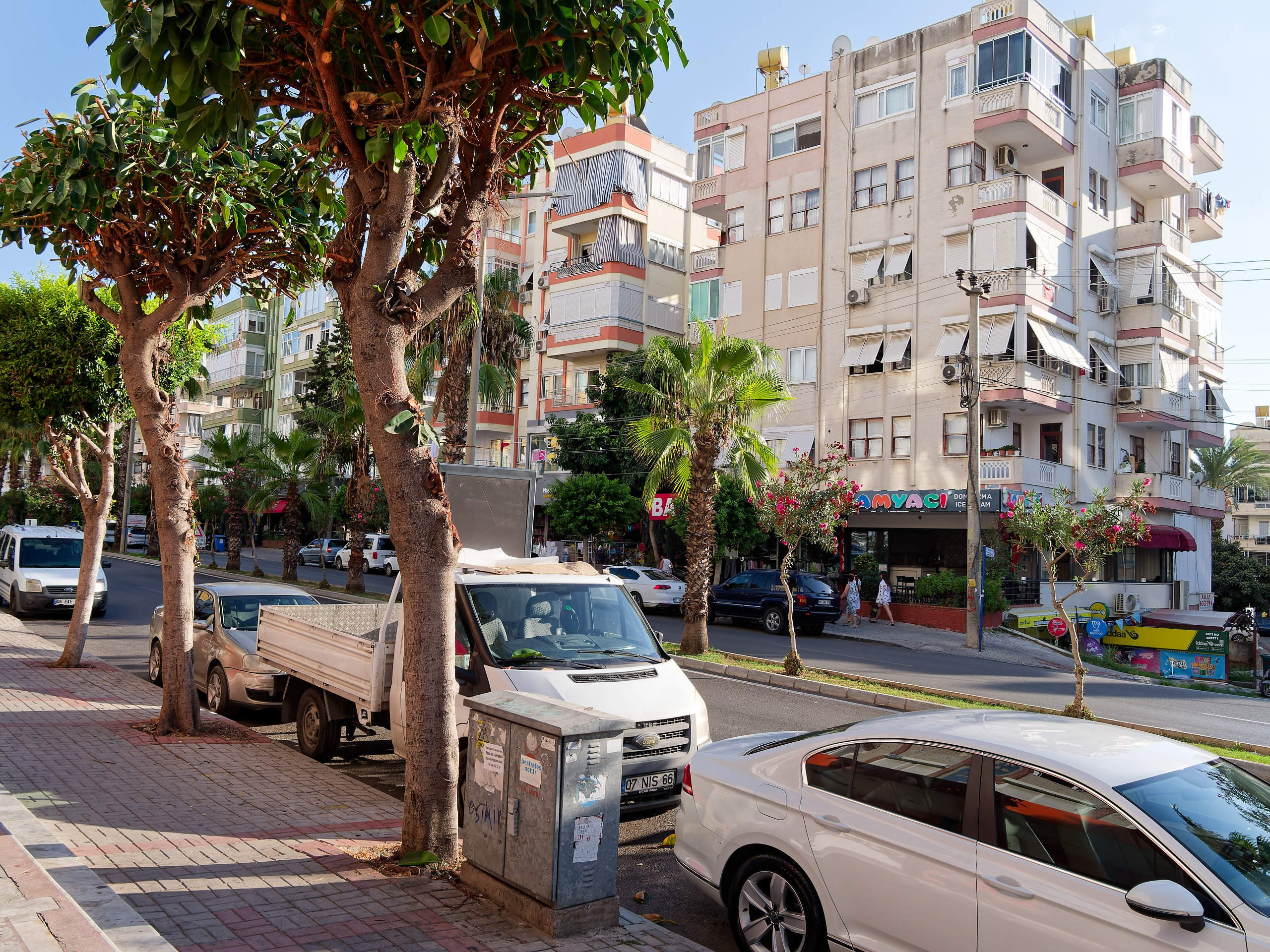 Алания 2025, город, стрит-фото. Избранные фотографии