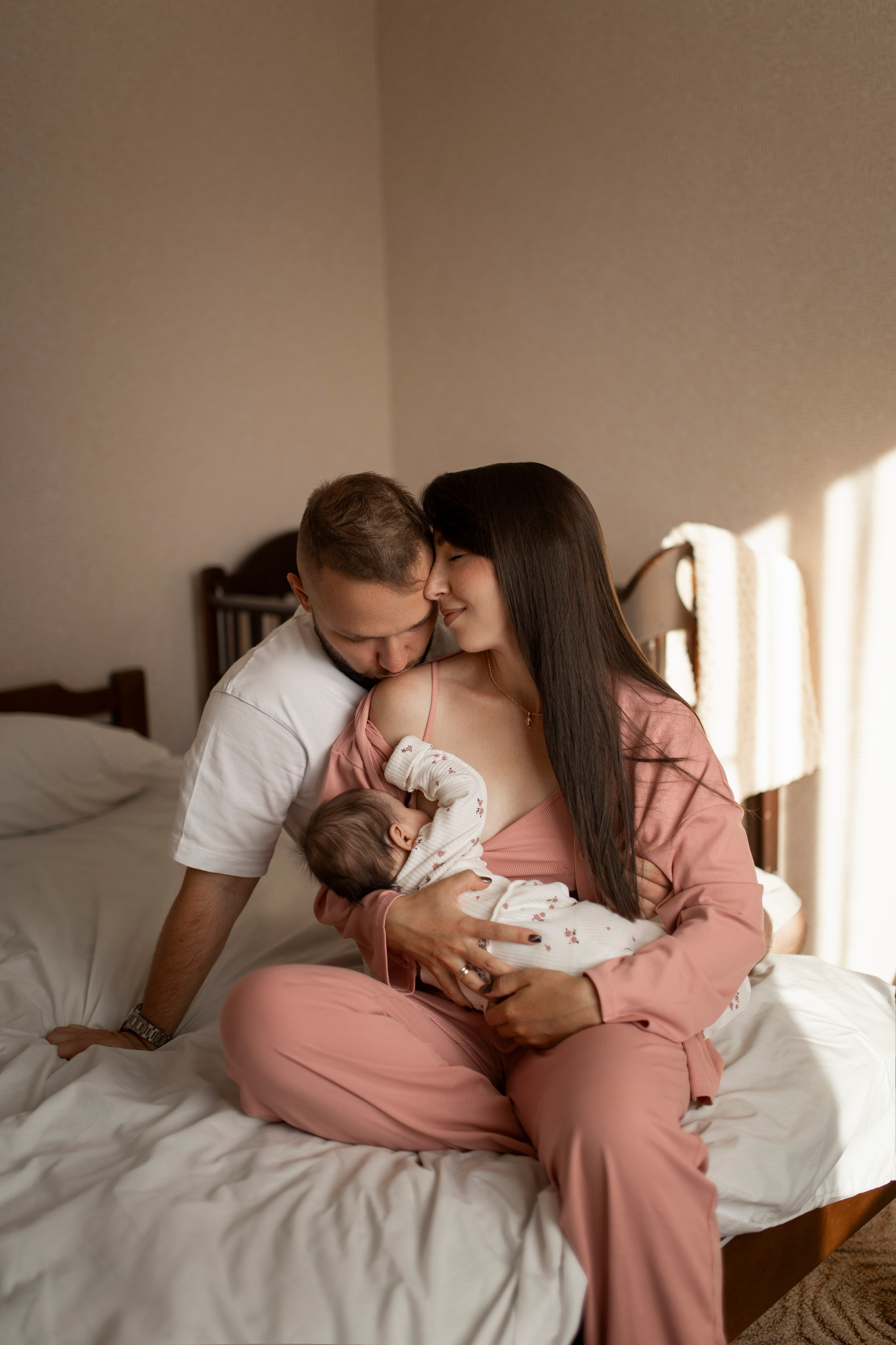 | ПЕРВЫЕ МГНОВЕНИЯ |