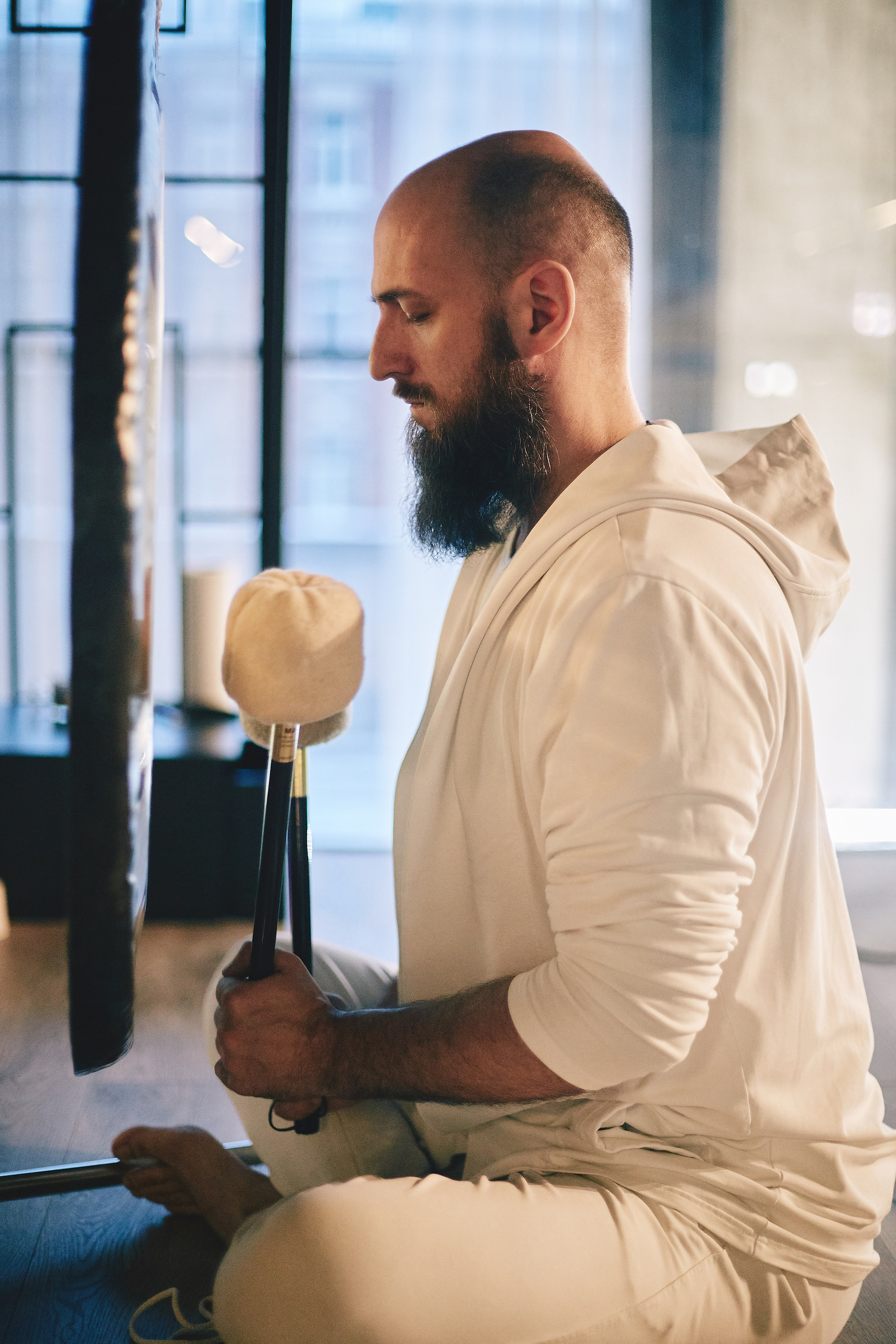 Фотограф Артём Савиных | Свадебная, репортажная, семейная съёмка Москва. Артём Савиных — профессиональный фотограф в Москве | Репортажи, свадьбы, портреты