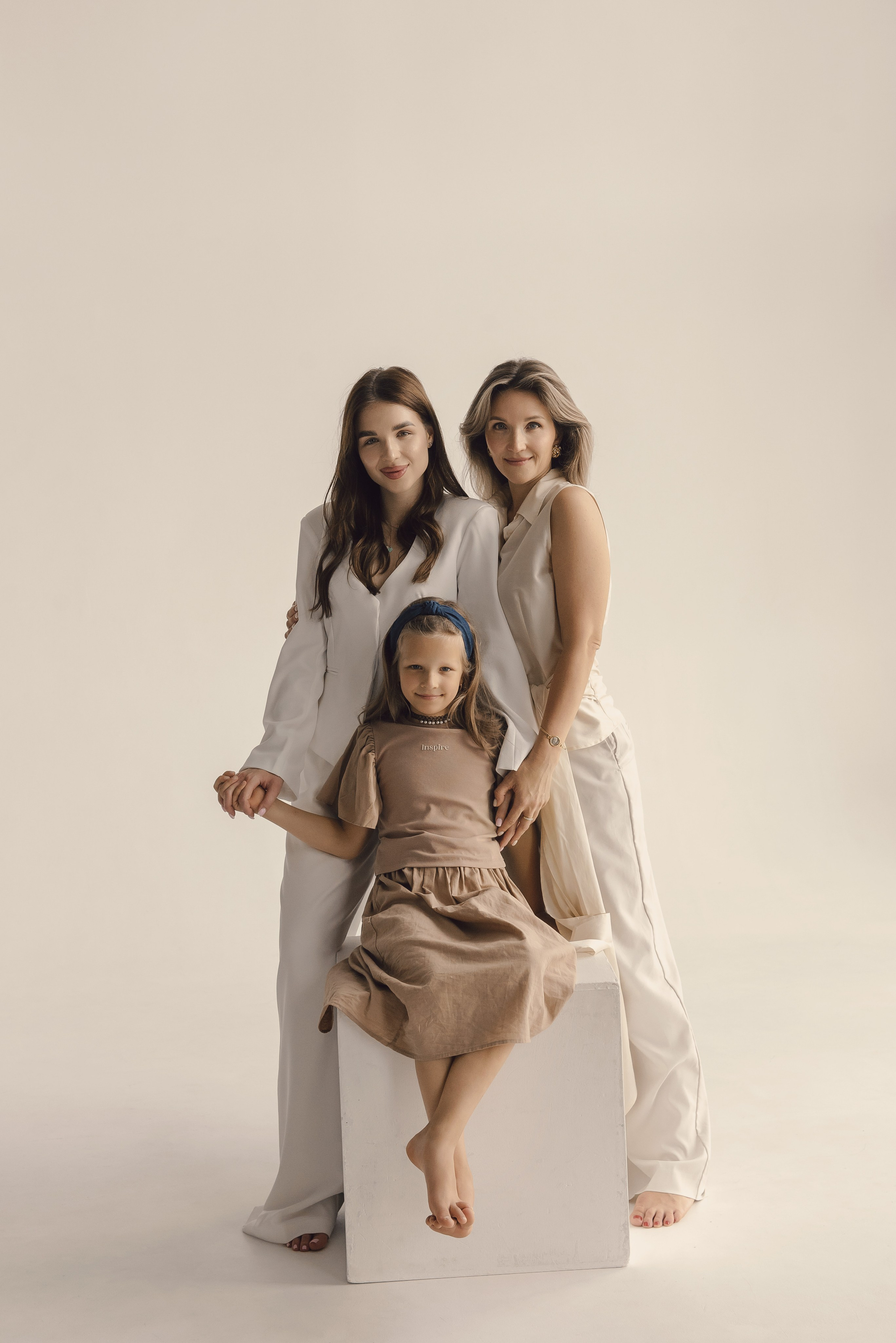 Семейная фотосессия - семейная и детская фотосъемка в студии Калинингр. Свадебный фотограф Калининград - Александр Зубанов