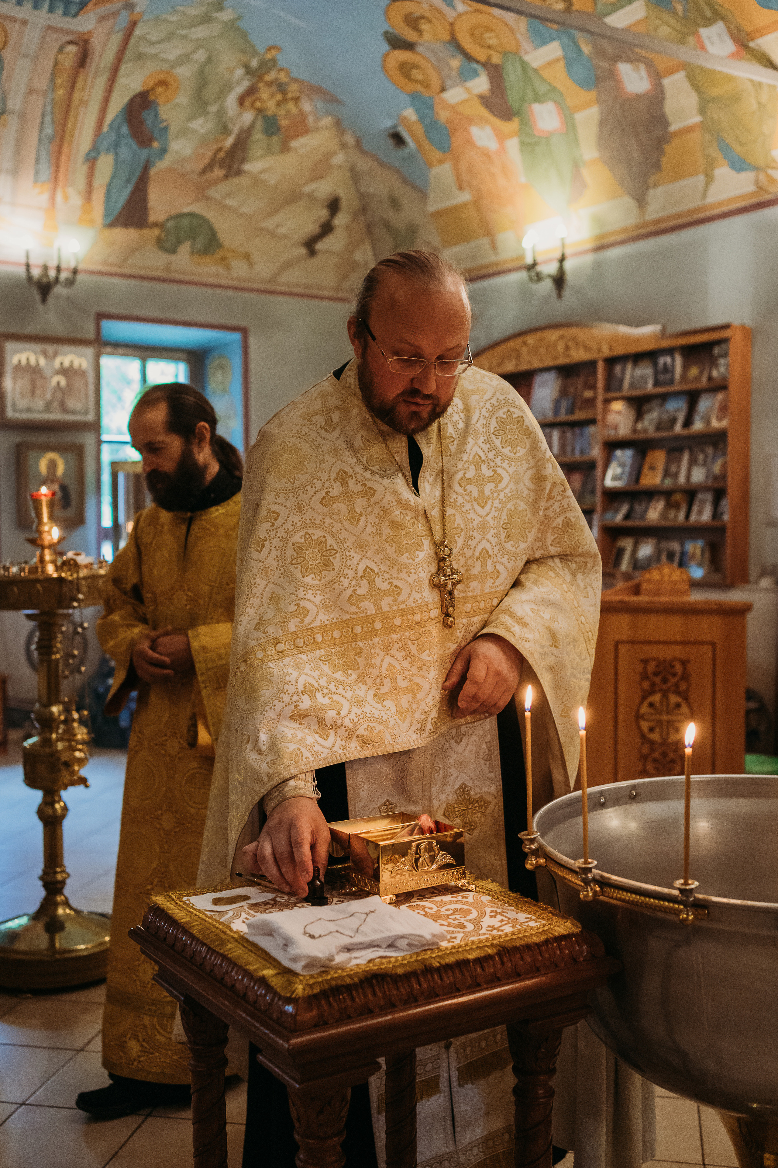 крещение ребенка крещение младенца крестины фотограф на крещение фотограф на крестины церковный фотограф детская фотосъемка семейная фотосессия детский фотограф семейный фотограф младенец семья православие православная вера таинства православной церкви православный фотограф православная семья вера церковь храм фотограф в храм фотосъемка в храме