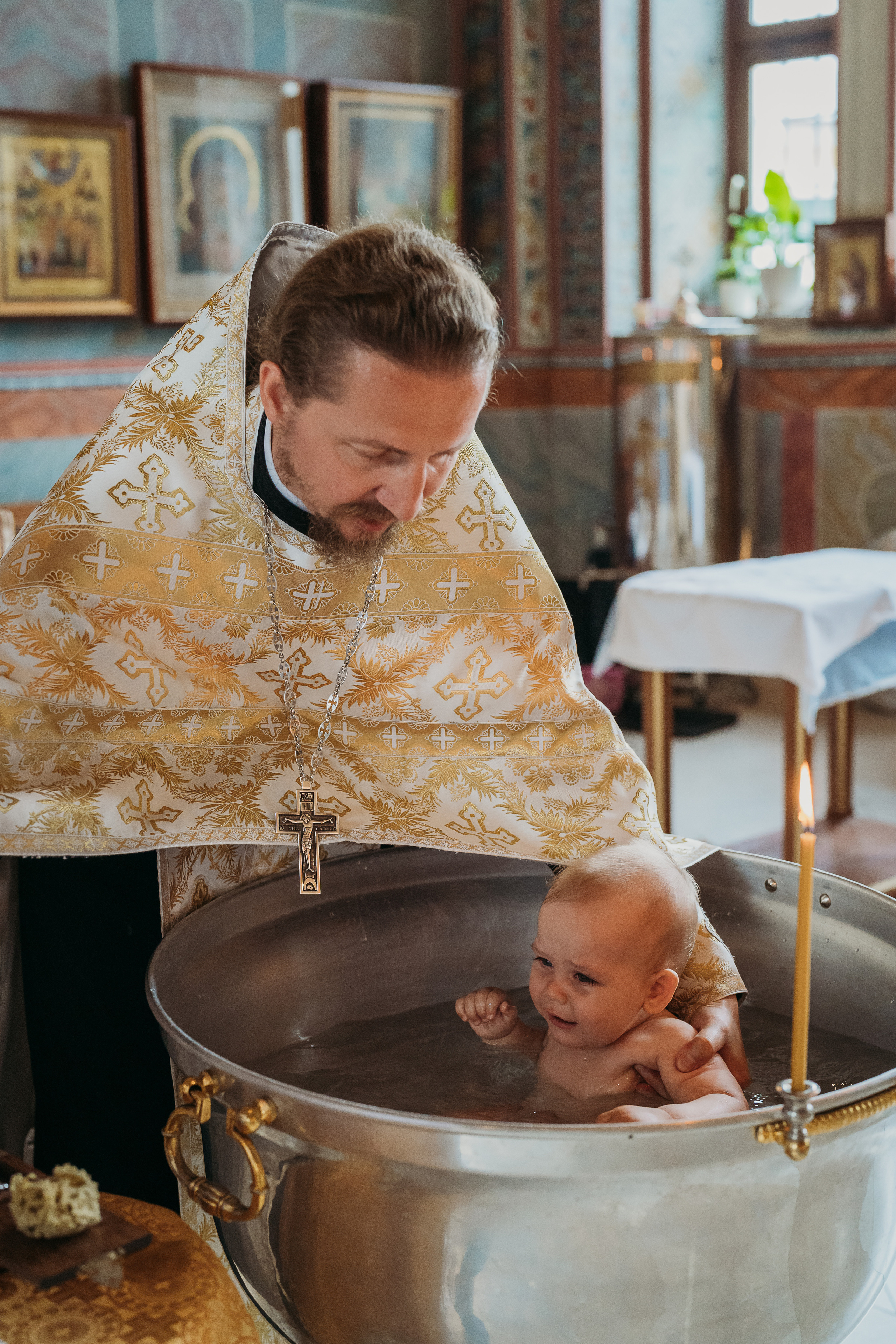 Фотограф на крещение Фотограф на крестины Крещение ребенка Крещение младенца Православный фотограф Фотосъемка в храме Можно ли фотографировать в храме Как подготовиться к крещению ребенка красивый фотографии Фотограф на крещение Москва найти Фотограф на крещение недорого Крещение ребенка в православном храме