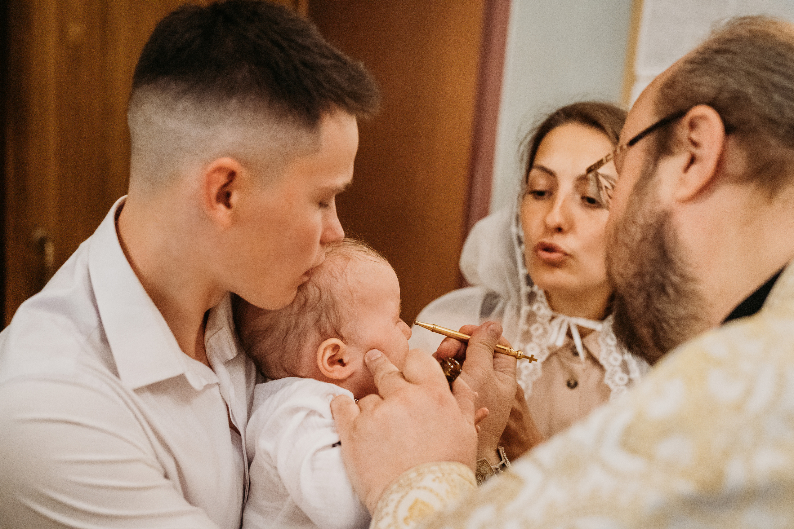 крещение ребенка крещение младенца крестины фотограф на крещение фотограф на крестины церковный фотограф детская фотосъемка семейная фотосессия детский фотограф семейный фотограф младенец семья православие православная вера таинства православной церкви православный фотограф православная семья вера церковь храм фотограф в храм фотосъемка в храме