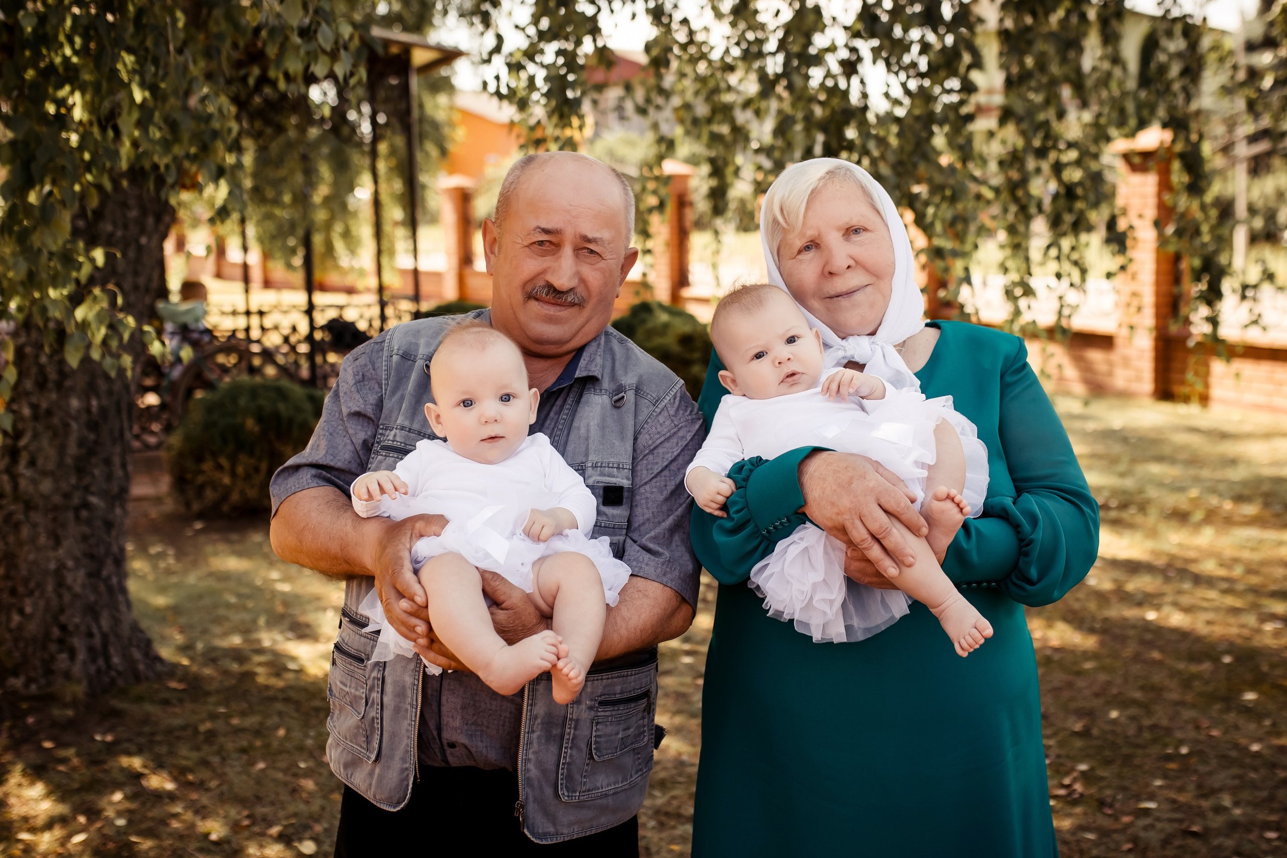 Крещение Милании и Эмилии