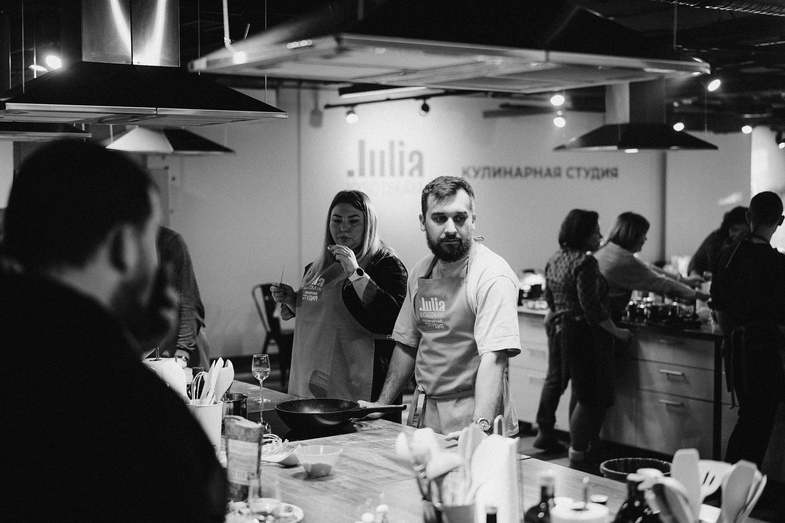 Репортаж с кулинарной студии Юлии Высоцкой. Портретный фотограф в Москве Илья Корненков