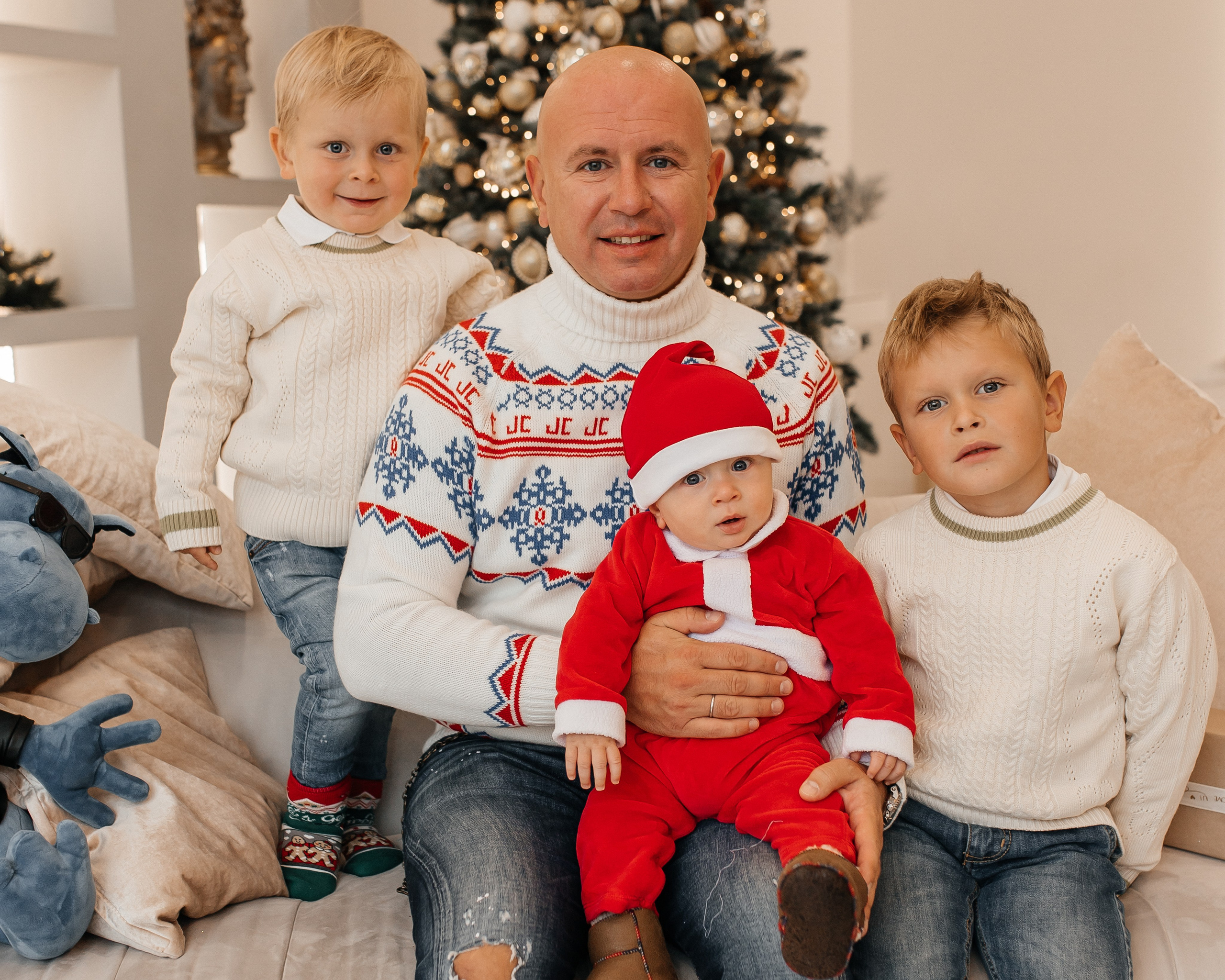 Алиша семейная новогодняя. Семейный фотограф в Санкт-Петербурге Ирина Иванова