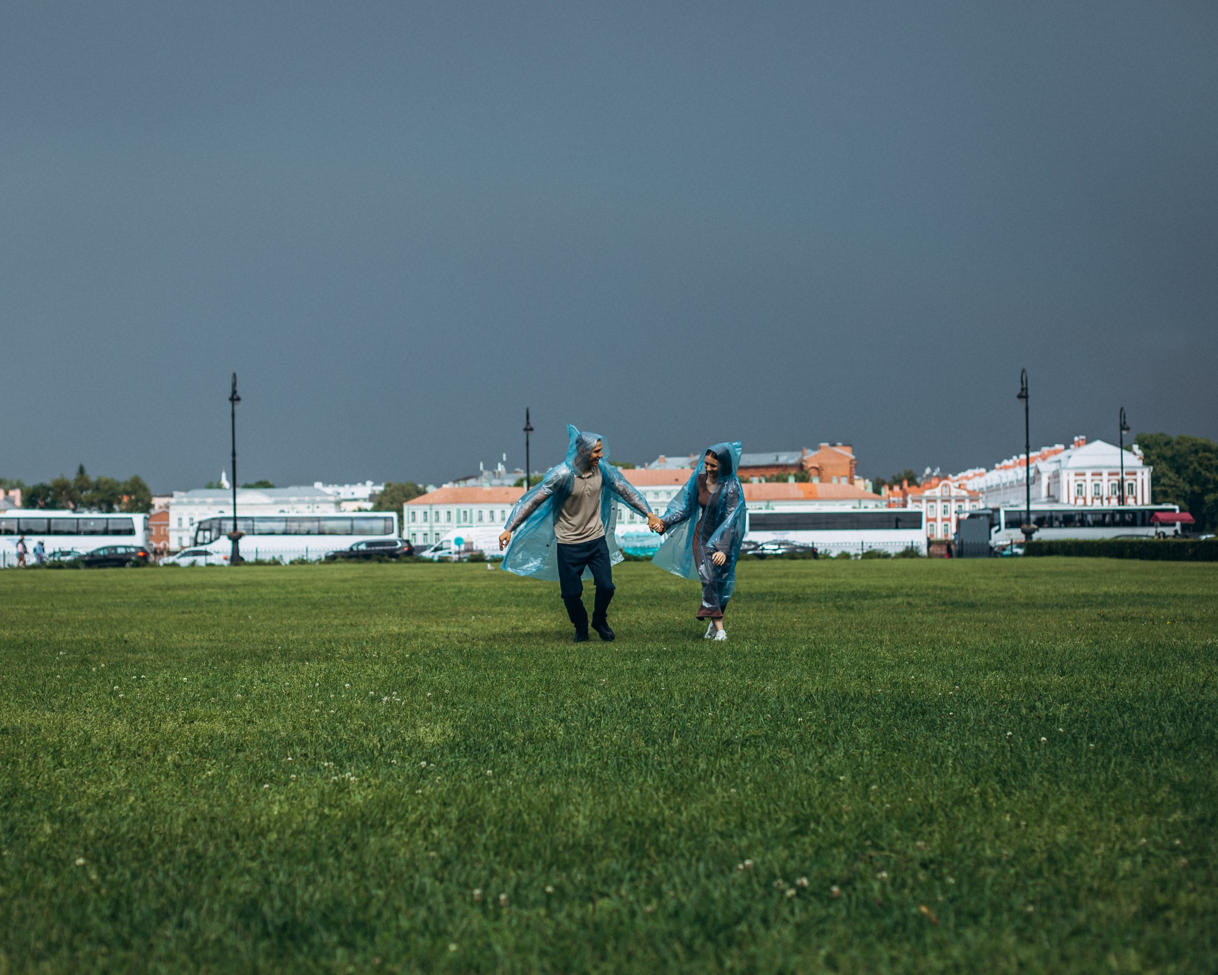 Максим и Екатерина в августе. Фотопрогулка в Петербурге. Индивидуальный и семейный фотограф в Санкт-Петербурге