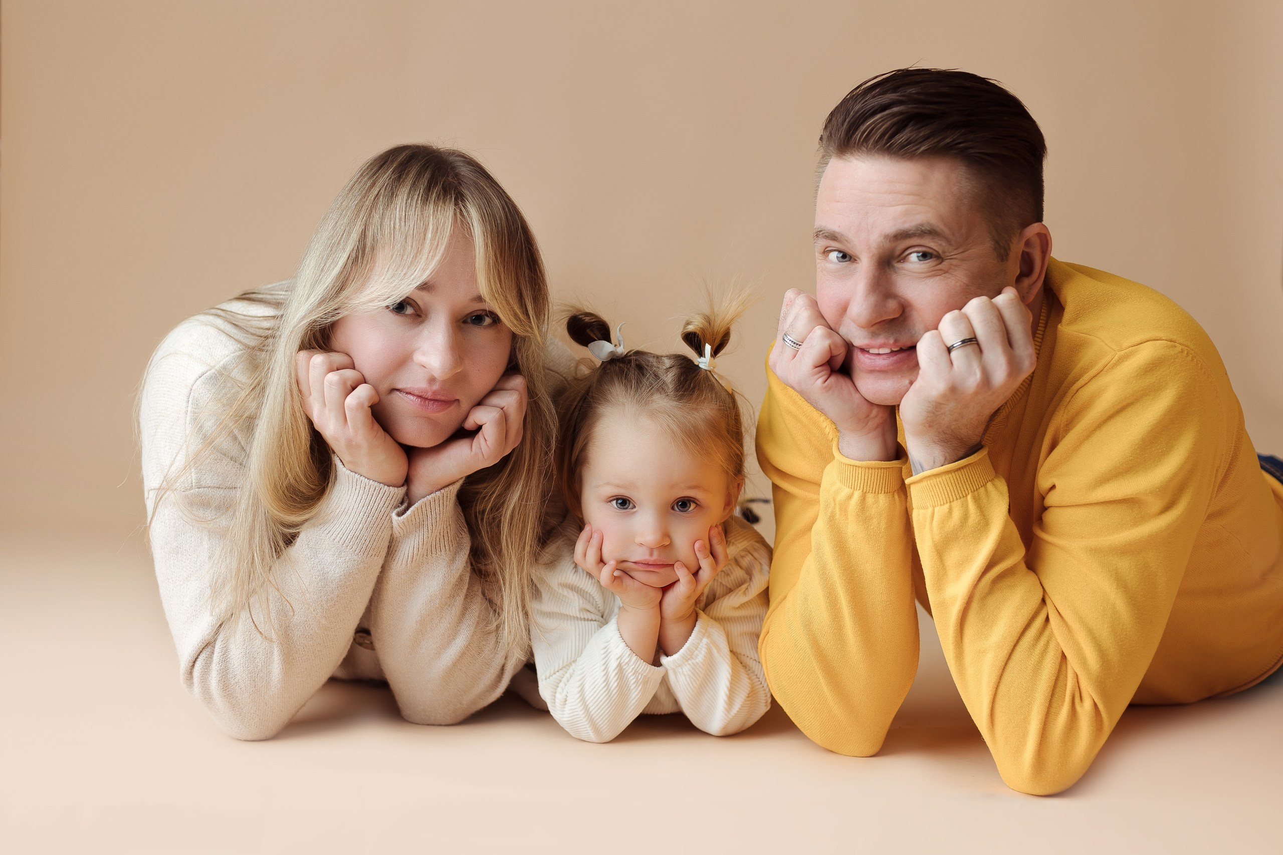 С родителями. Фотограф беременности, новорожденных Москва. годики под ключ