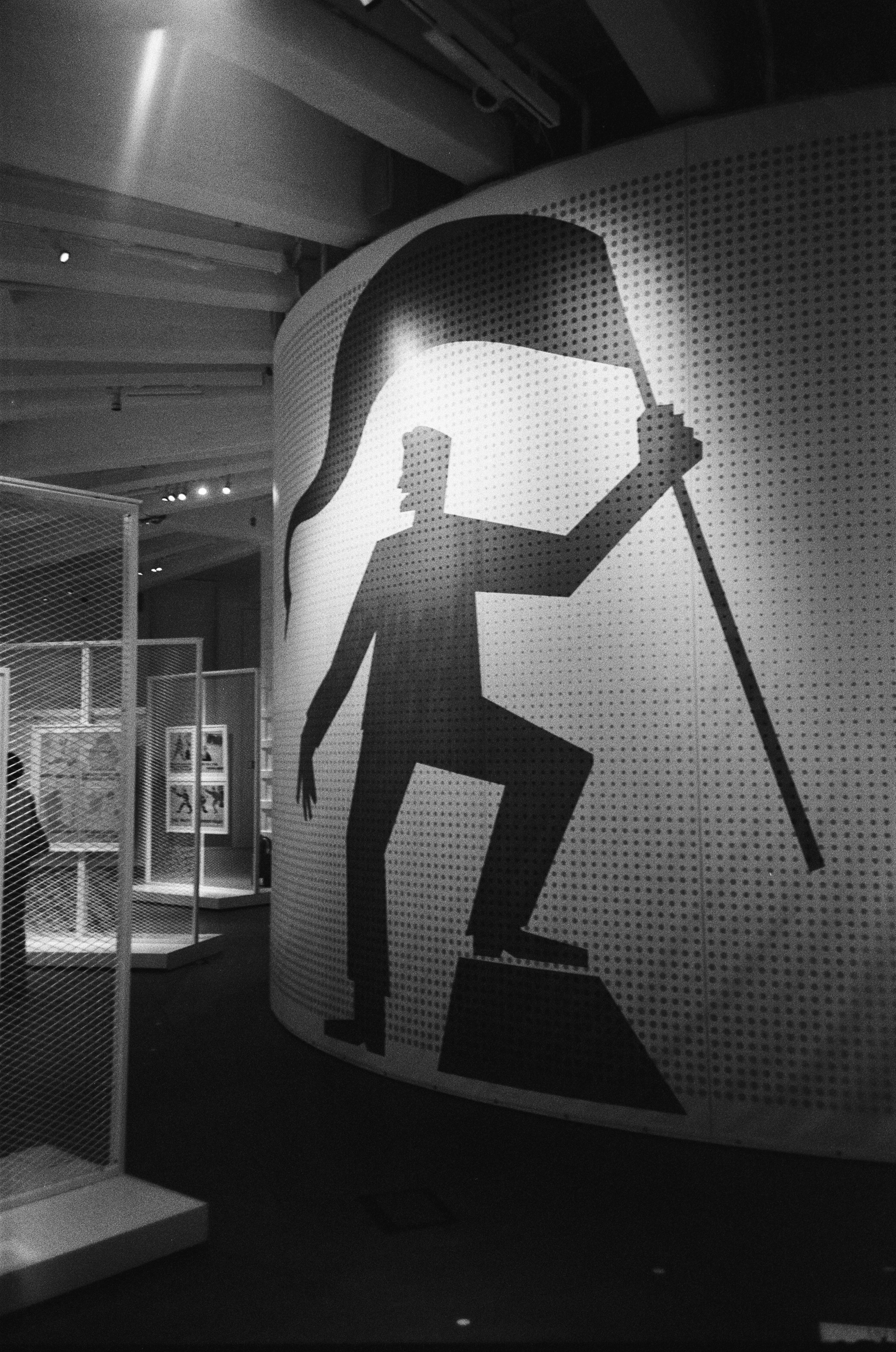 Центр Зотов / выставка От утопии к театру (Мейерхольд) / Cosina CX-1