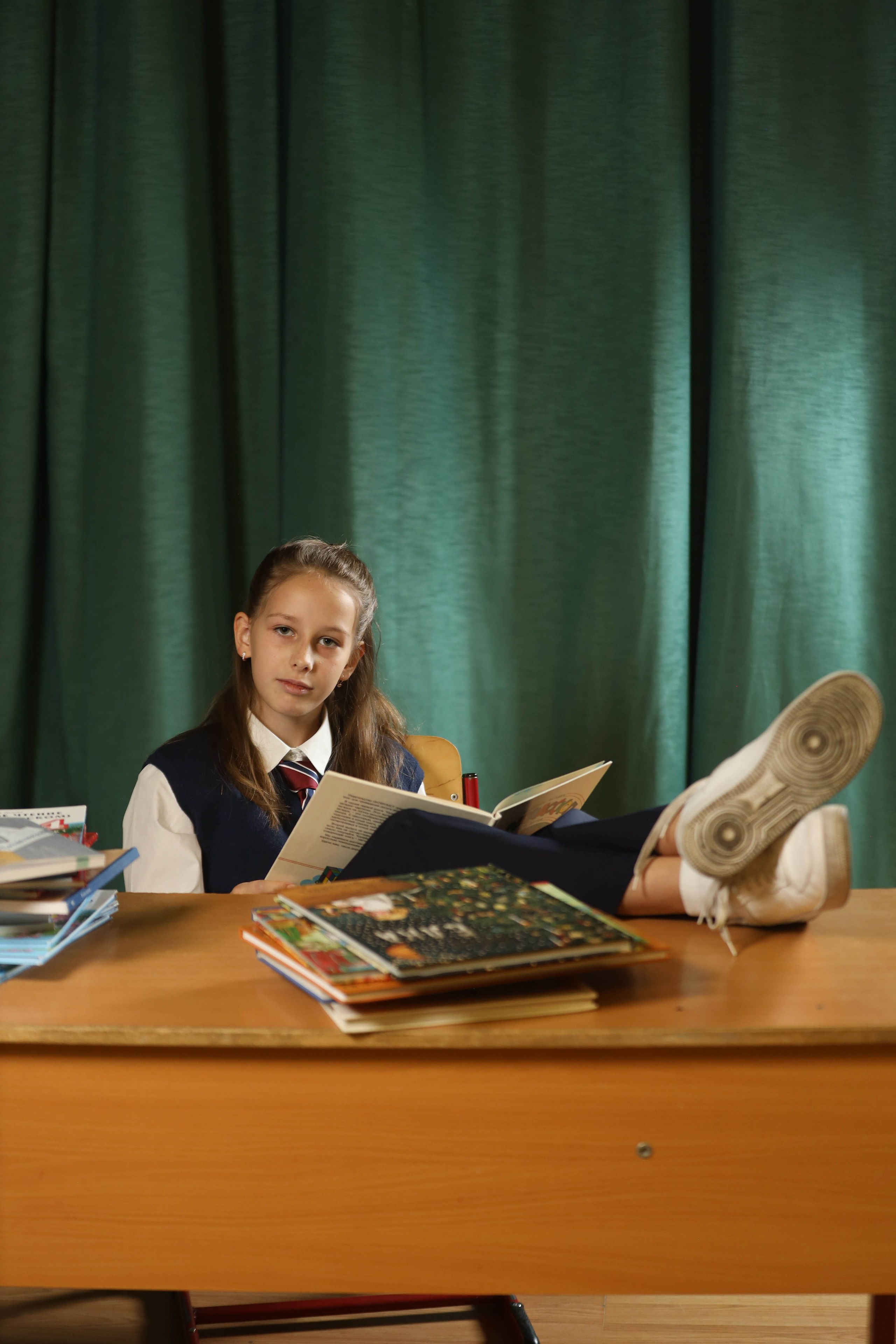 Школьный альбом 4-й класс. Фотограф Антон Чупринин