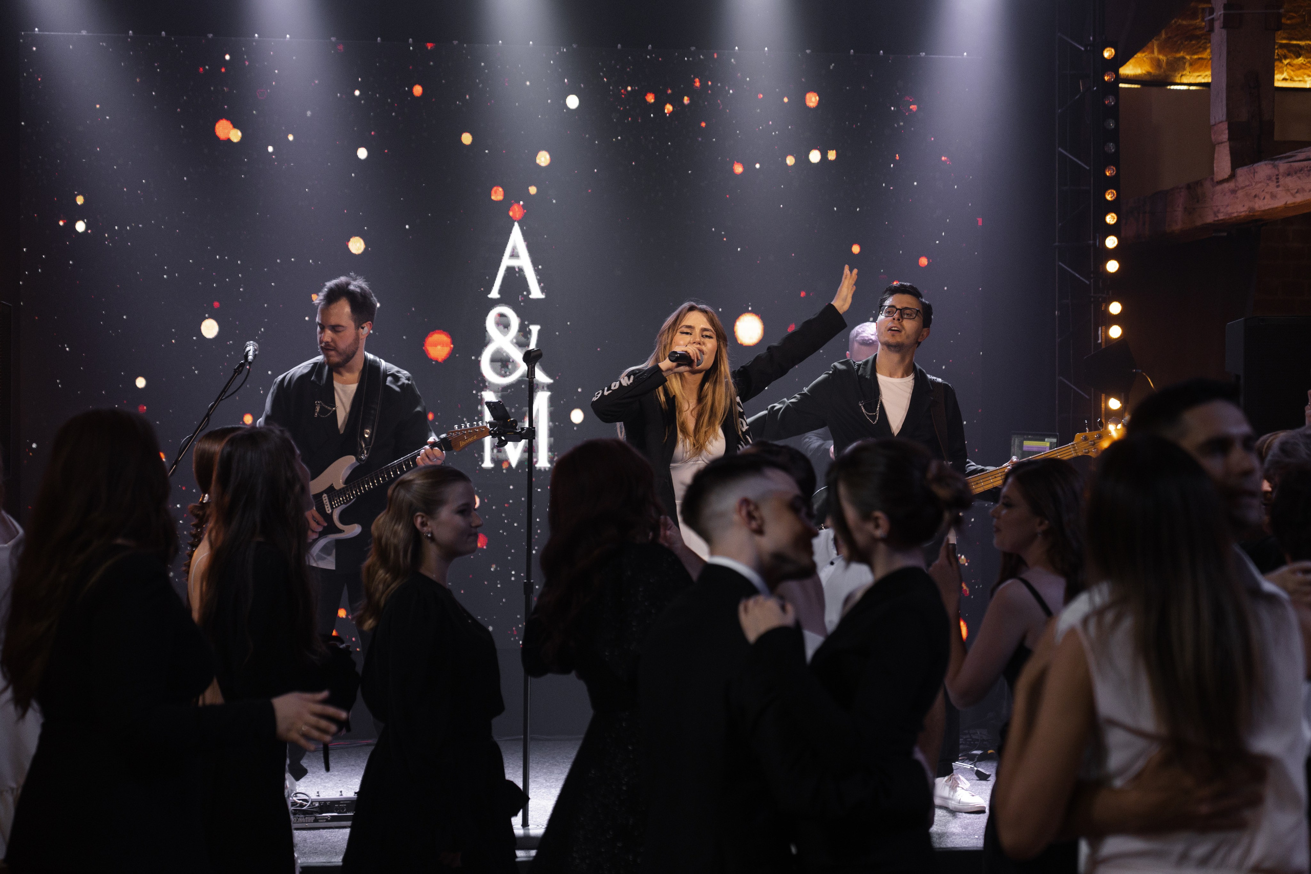 «комфорлабельно и эстетично». Свадебный фотограф Наташа Брифли