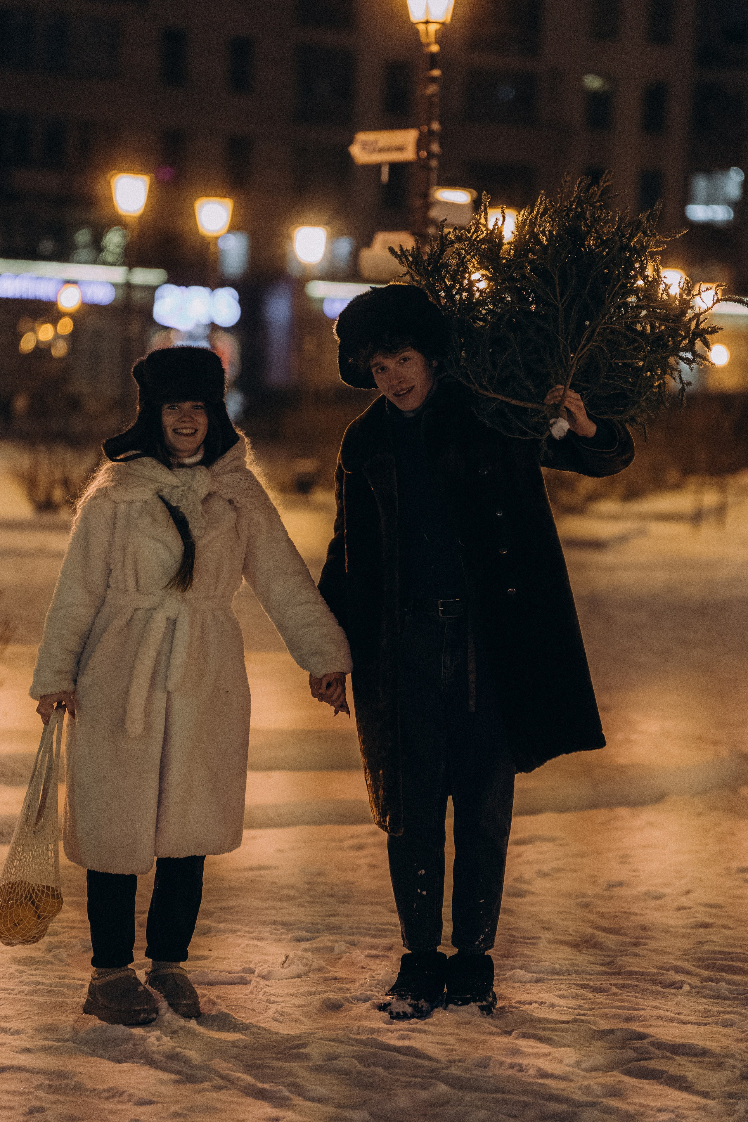 НОВОГОДНЯЯ ПРОГУЛКА ПАРЫ ПО ЧЕРНЫШЕВСКОЙ ПЕРЕД НОВЫМ ГОДОМ. Профессиональный фотограф, Санкт-Петербург — Виктория Богомолова