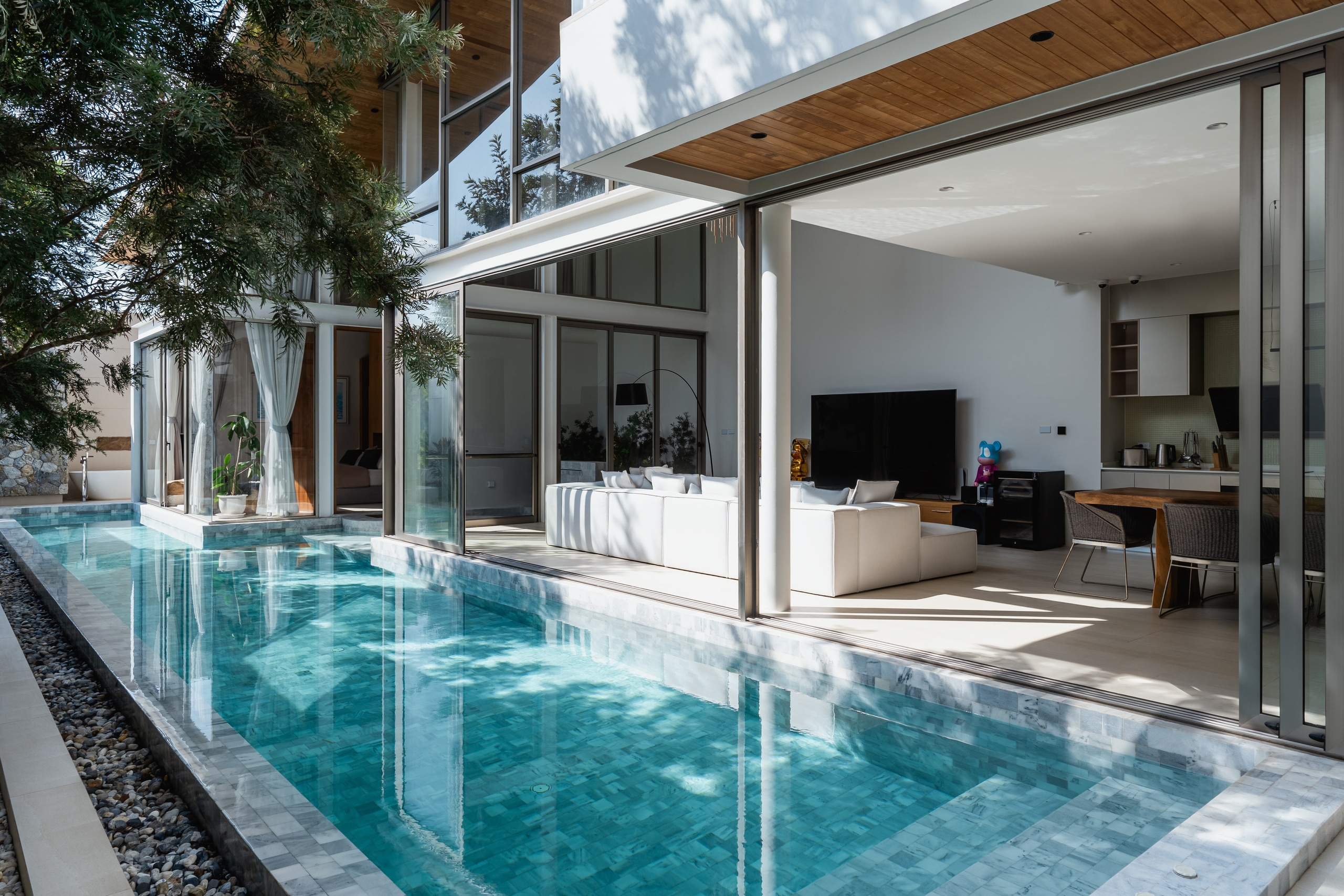 Interior real estate photography in Phuket — professional photos and videos. Yan Dolmatov — Photographer, Videographer, and Producer in Phuket