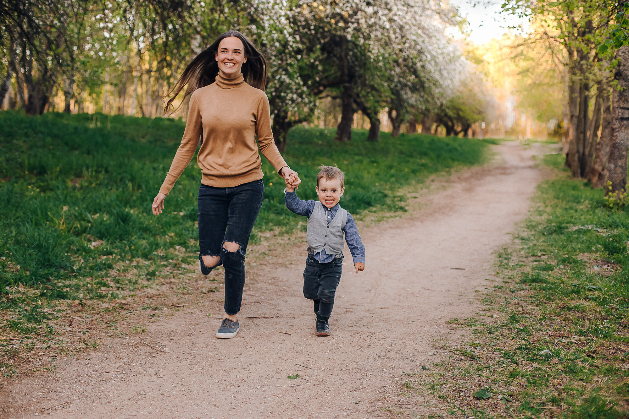Люба и Марк (цветение садов). Семейный фотограф в Минске Саша Павлюк