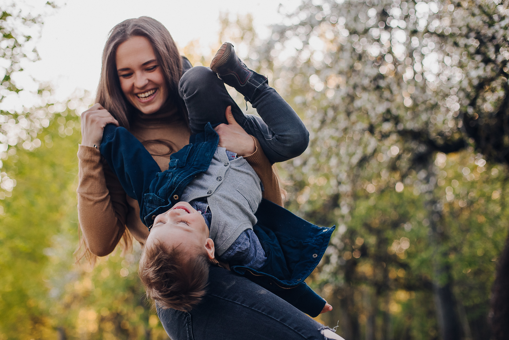 Люба и Марк (цветение садов). Семейный фотограф в Минске Саша Павлюк