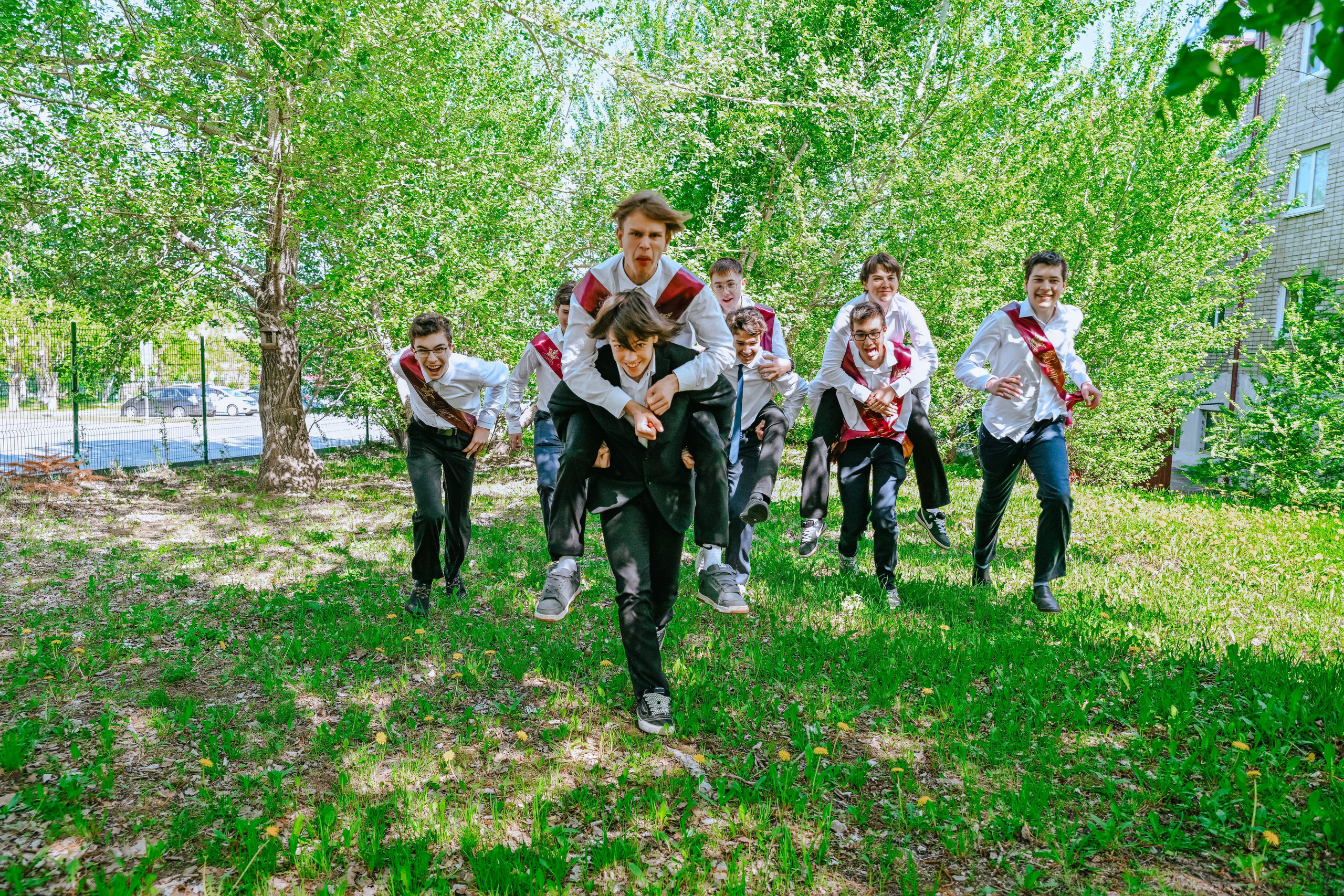 Гимназия им. Сайбеля — Выпуск 2024, 9 класс. Фотограф Ярмишко Дарья. Выпускные фотокниги