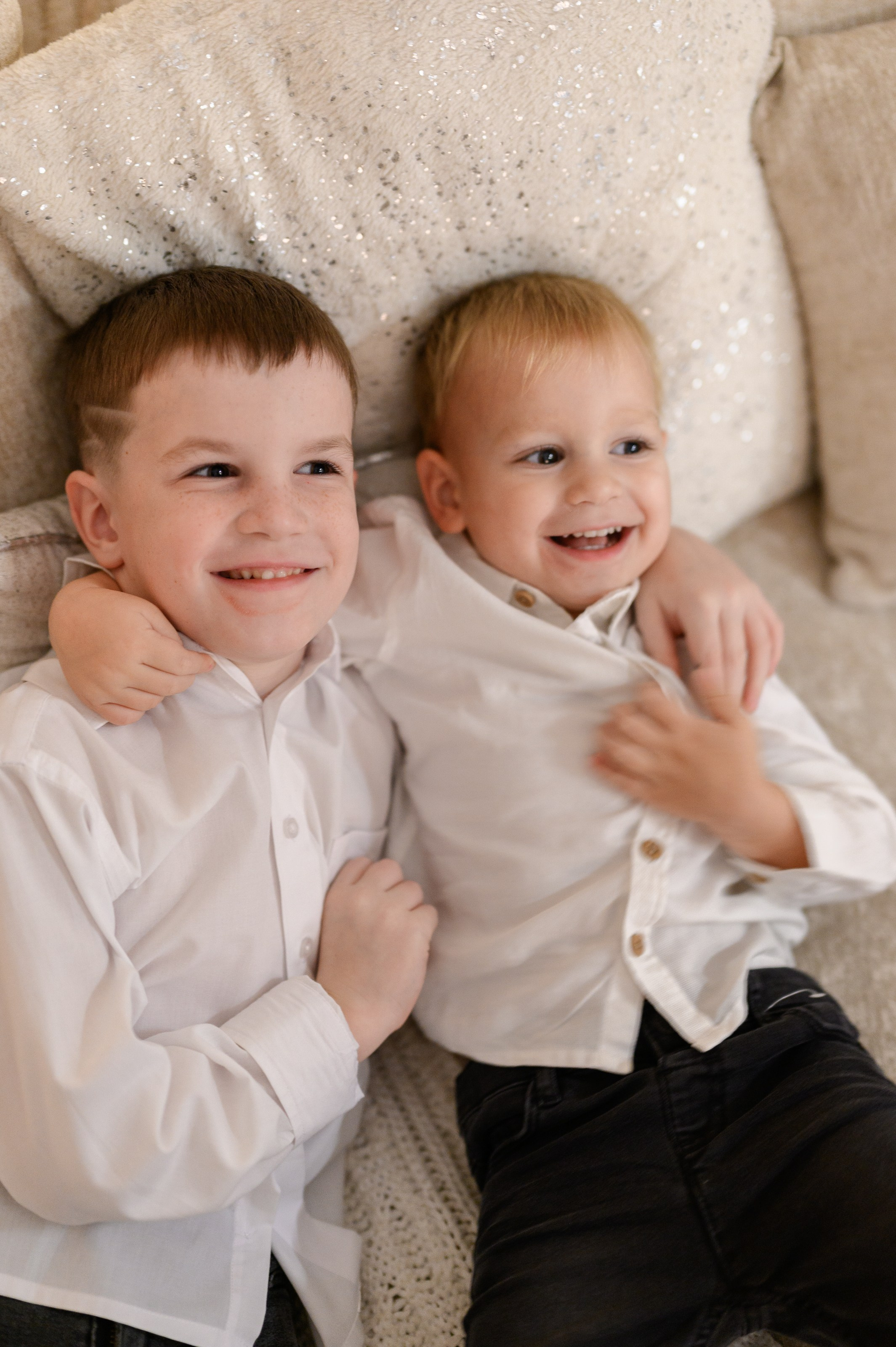 Семейная новогодняя фотосессия в фотостудии Мимика, зал Мия. Semerlina.ru