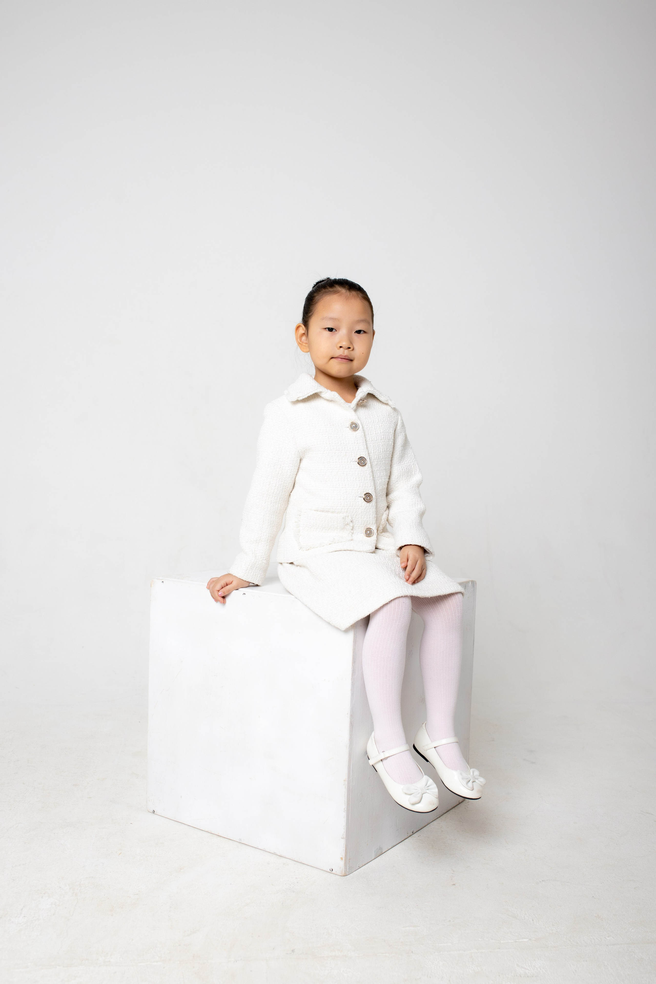 Семейная фотосессия на циклораме с импульсным светом. Фотограф в Железнодорожном и Балашихе