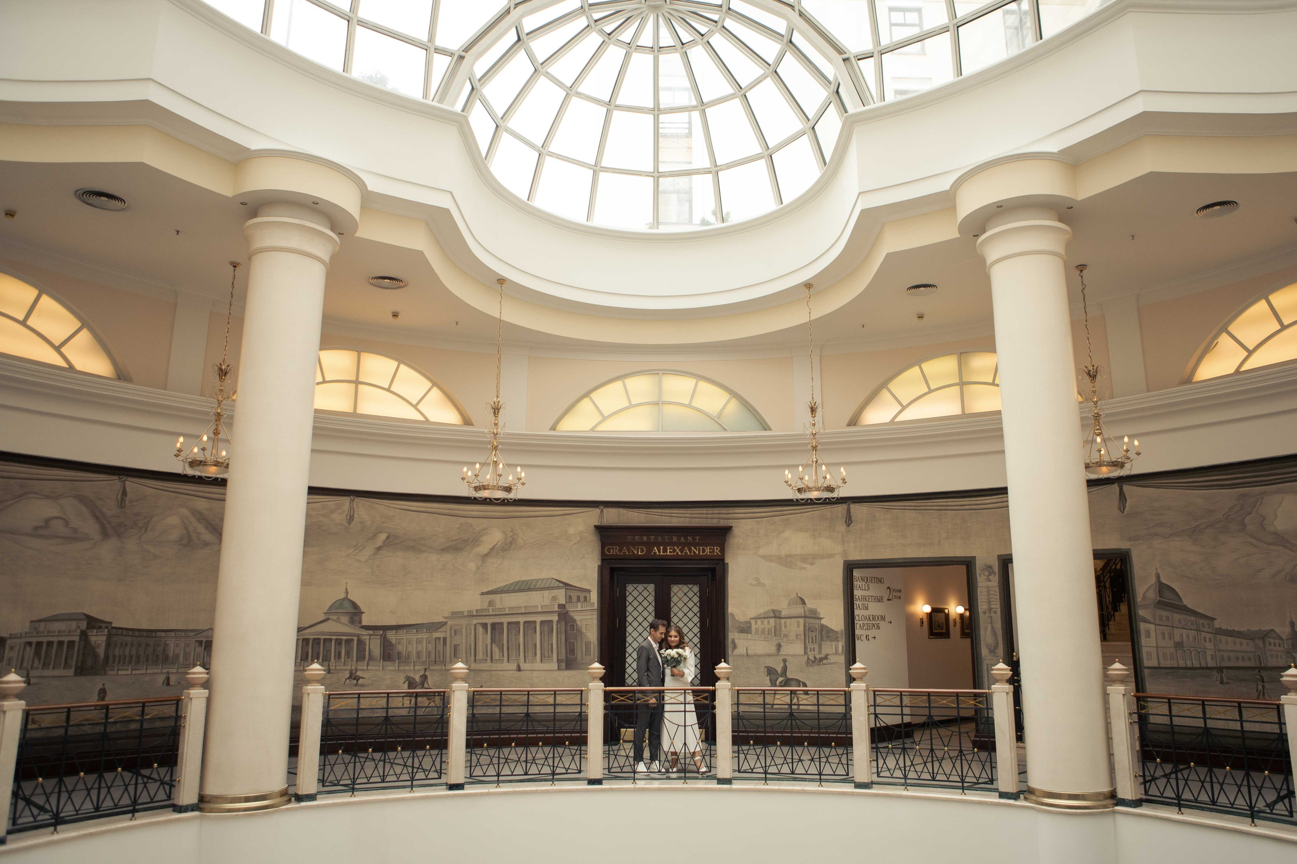 Свадебная фотосессия в Москве в отеле. Фотограф Валерия Горбунова Подольск Бутово Видное Щербинка