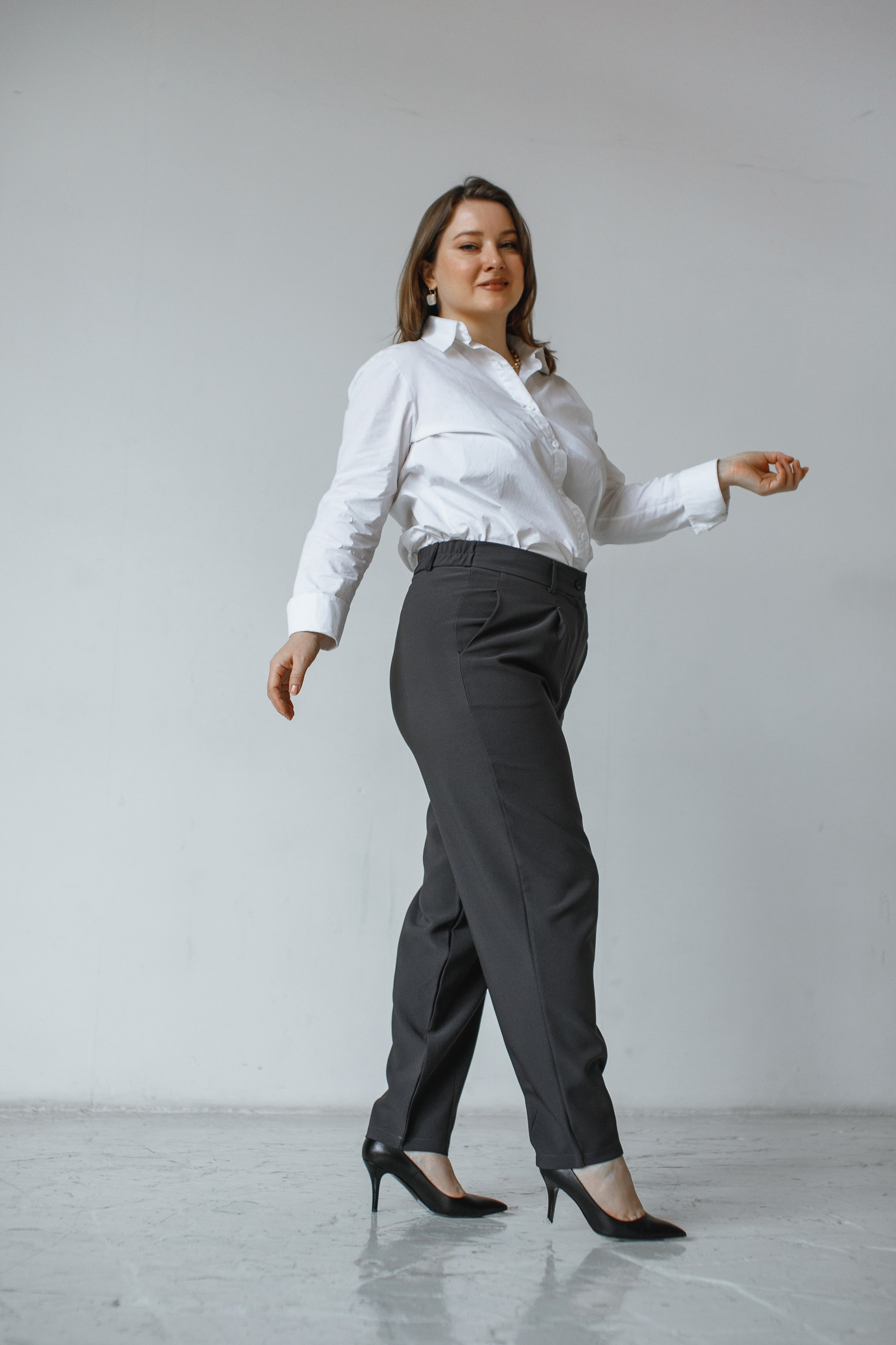 Юлия, 50-52 р-р, 167 см. KED Production — продакшн из СПб. Создаём фото, видео и контент, который помогает брендам и селлерам продавать больше