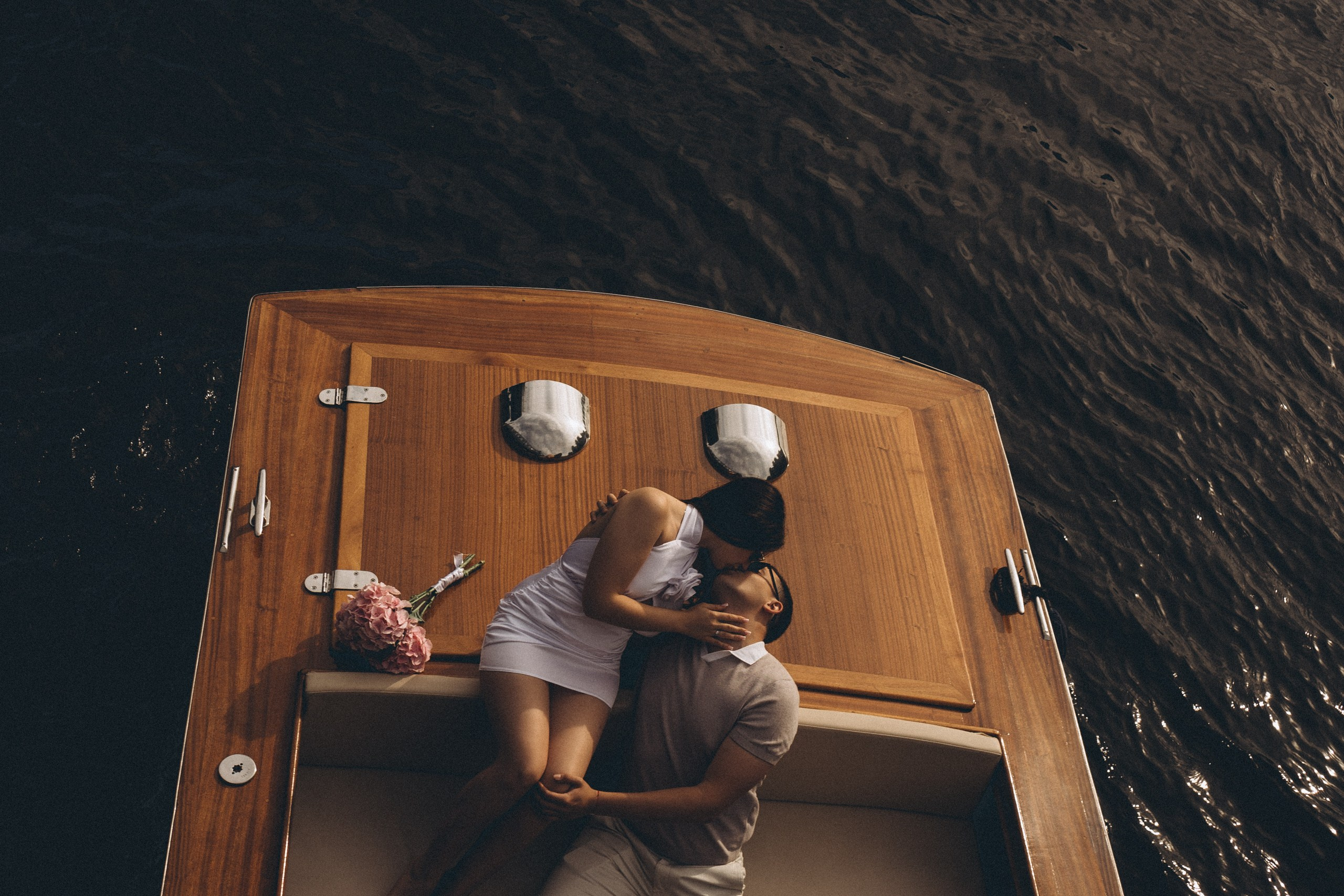 СВАДЕНБНАЯ СЬЕМКА НА КАТЕРЕ ПО КАНАЛАМ САНКТ-ПЕТЕРБУРГА И В АКВАТОРИИ НЕВЫ. Профессиональный фотограф, Санкт-Петербург — Виктория Богомолова