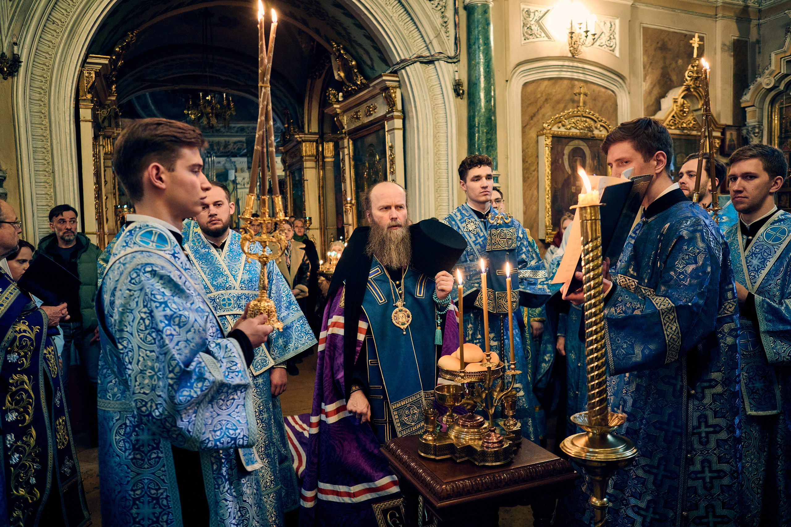Всенощная на БЛАГОВЕЩЕНИЕ ПРЕСВЯТОЙ БОГОРОДИЦЫ. DMITRY MOISEENKO — фотограф, художник, топ-стилист
