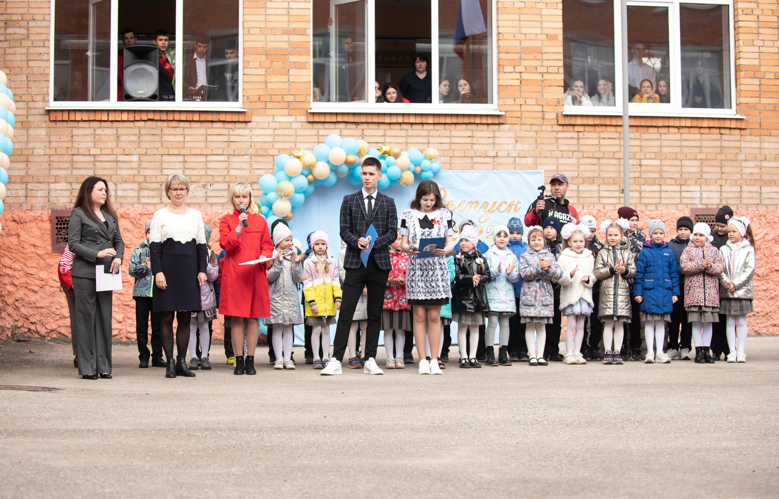 Выпускные школ. Свадебный и репортажный фотограф