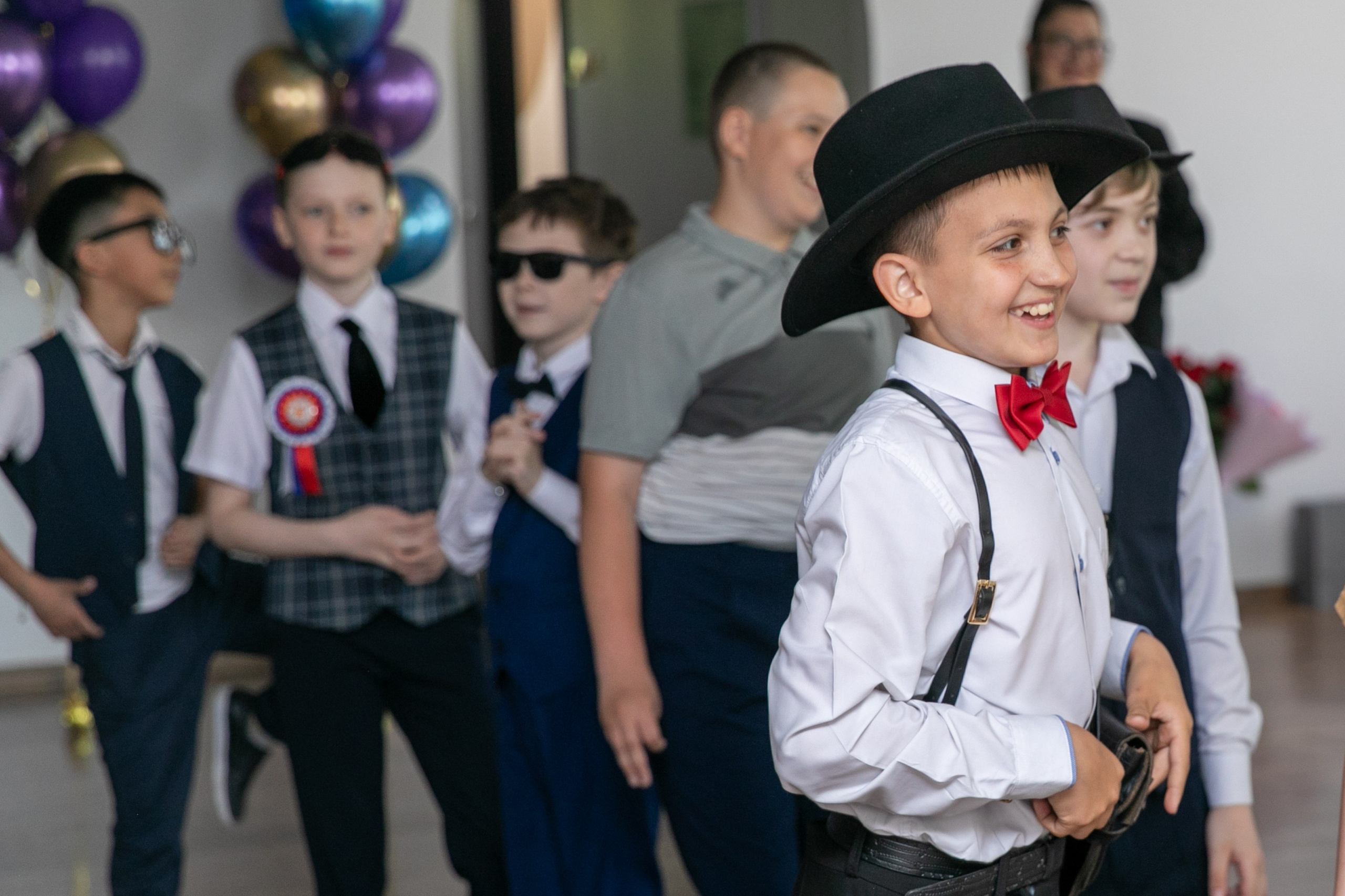 Выпускной 4 класс Гимназия 3 2025. Школьный и детский фотограф в Южно-Сахалинске Анастасия Лескова