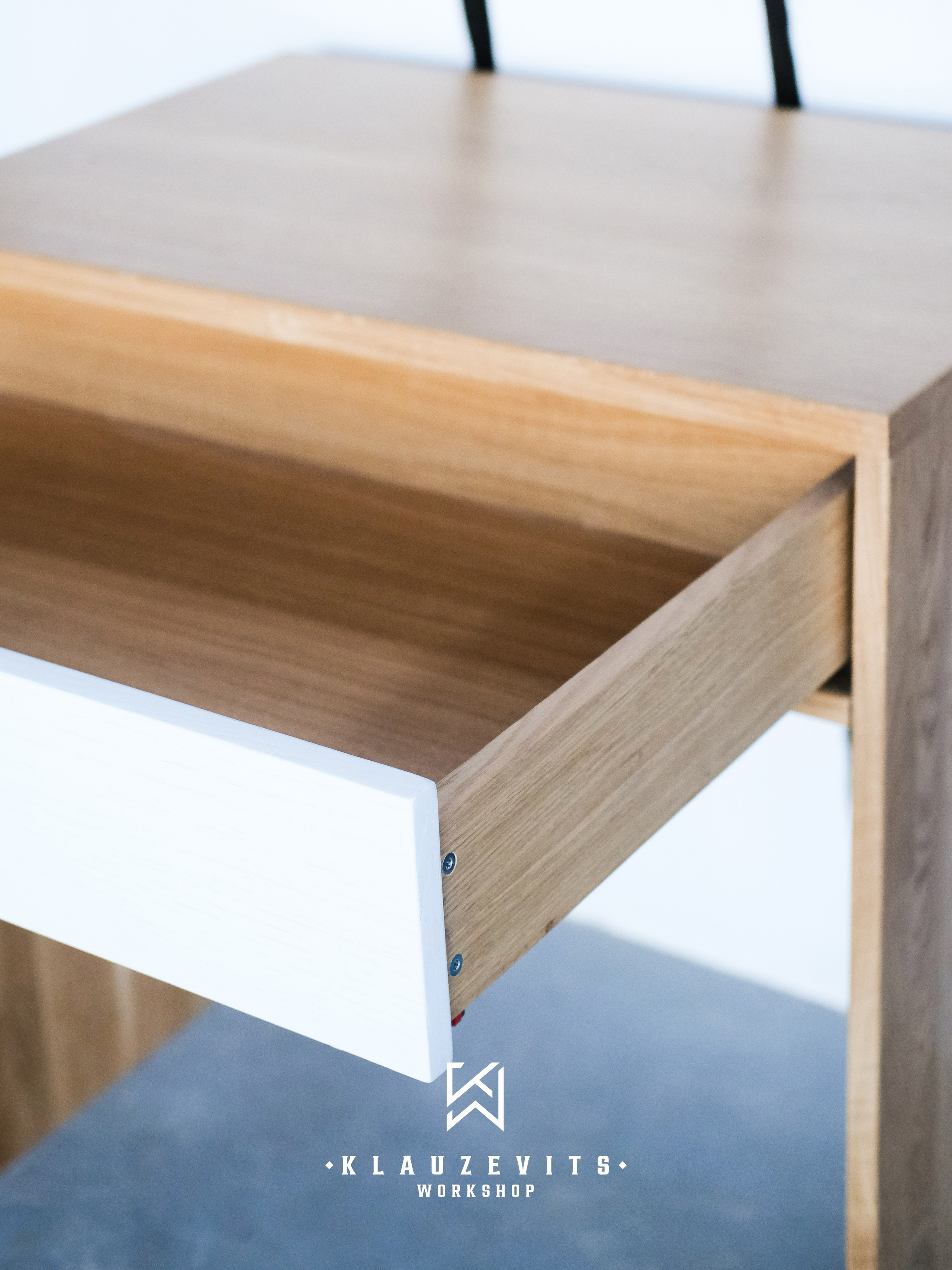 Стеллажи и консоли. Klauzevits Workshop