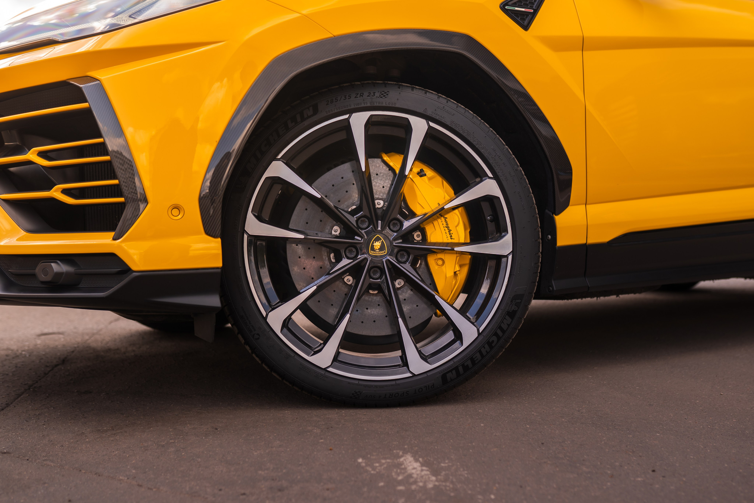 Lamborghini Urus. Mirllaev