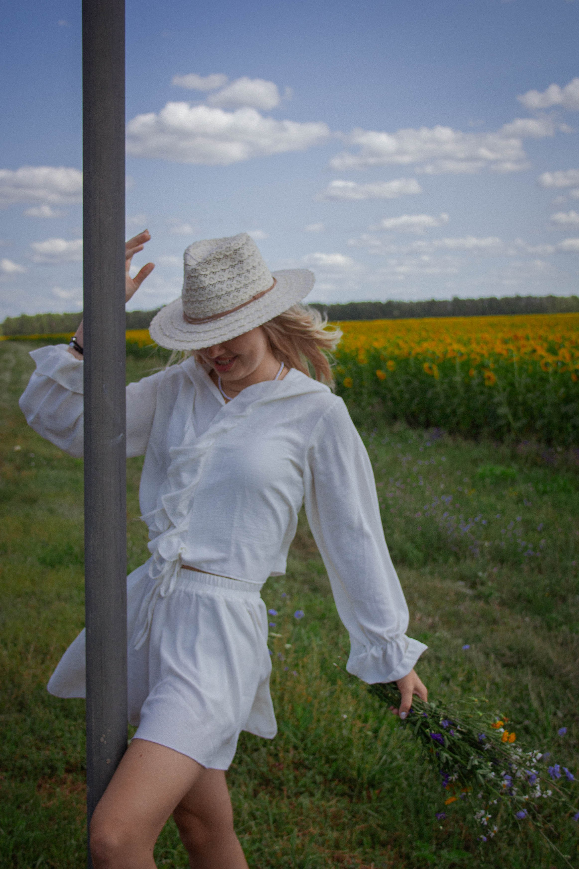 Настроение: уйти в поле с подсолнухами. Портретный фотограф в Саратове