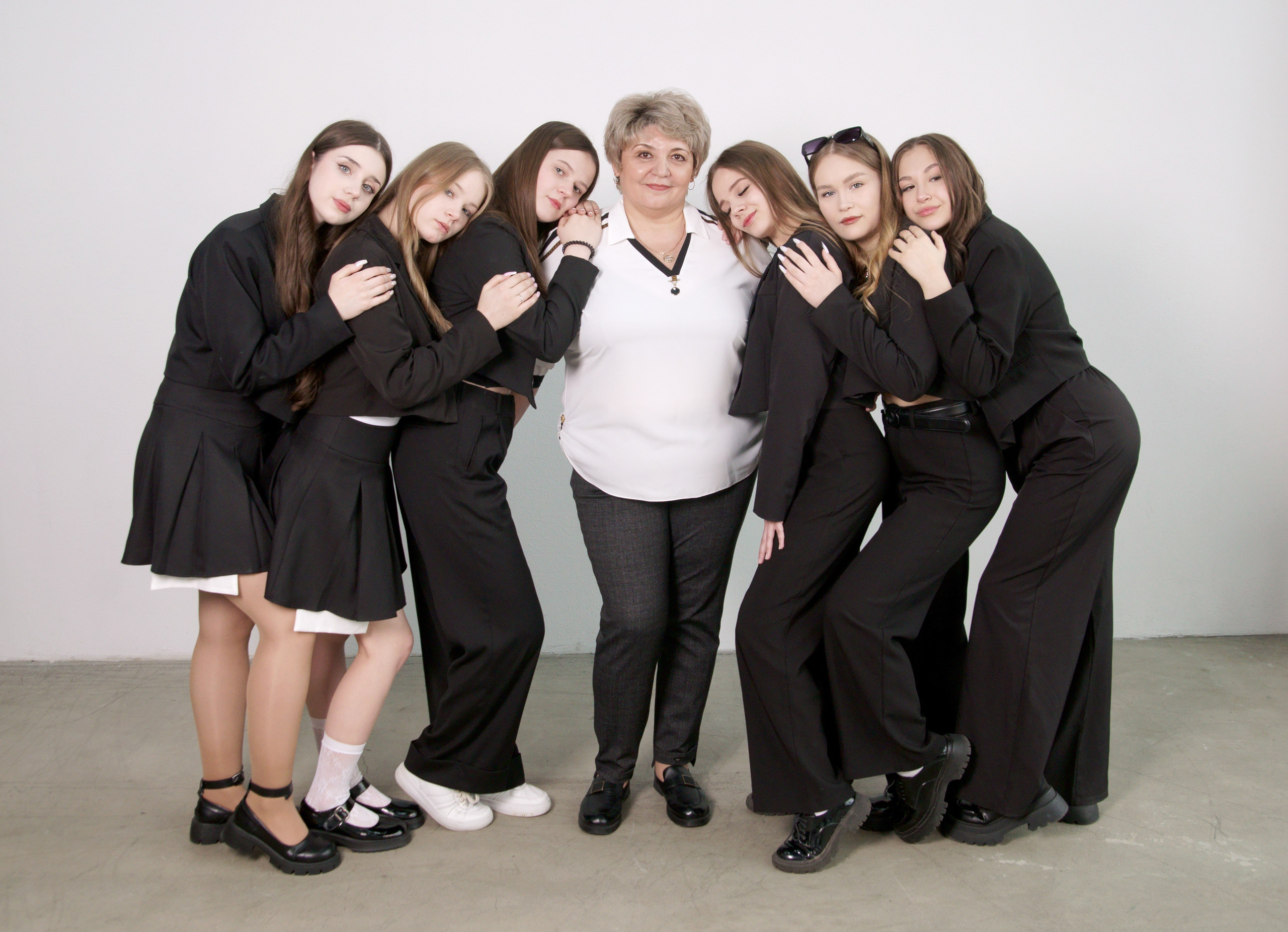 Студийная фотосессия выпускников 9,11 классов в Иркутске