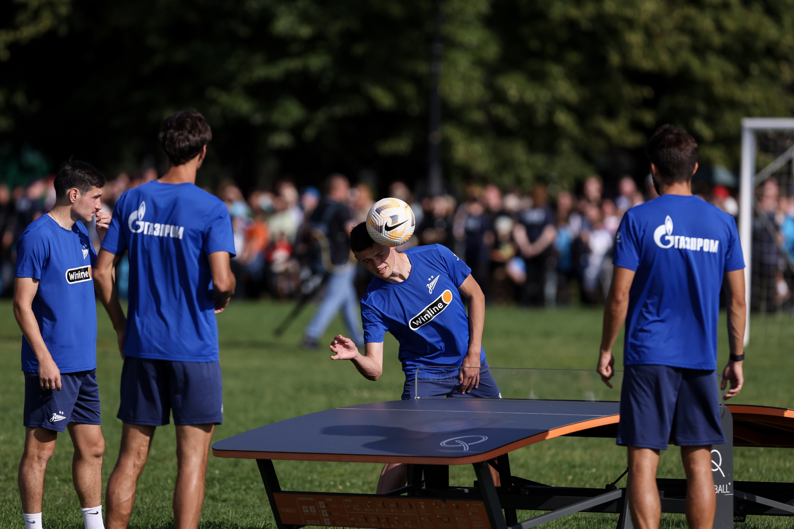 Открытая тренировка ФК «Зенит» Санкт-Петербург. Спортивный и репортажный фотограф Антон Тереханов