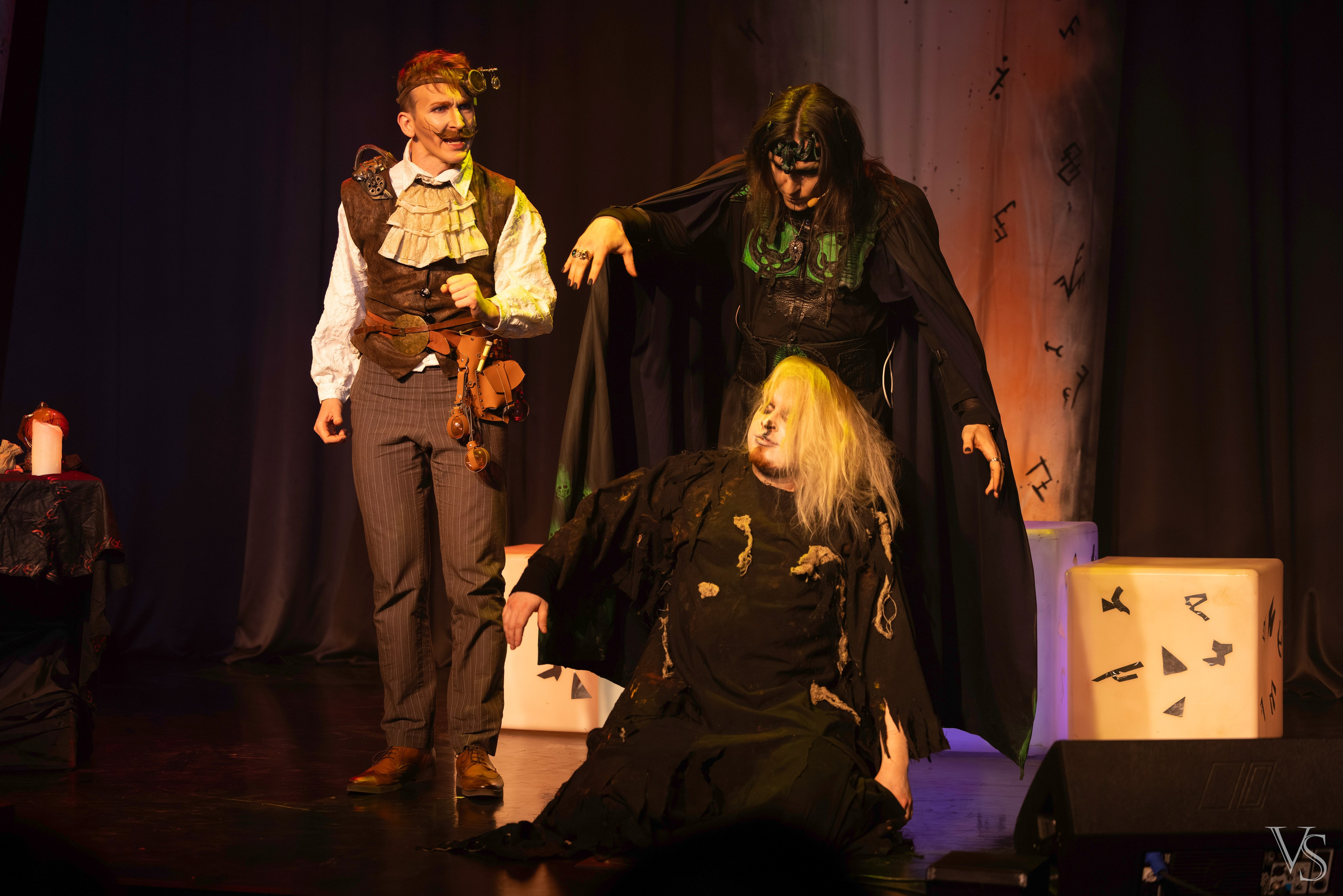 Книга стихий 25.01. Фотограф Виктор Степанов