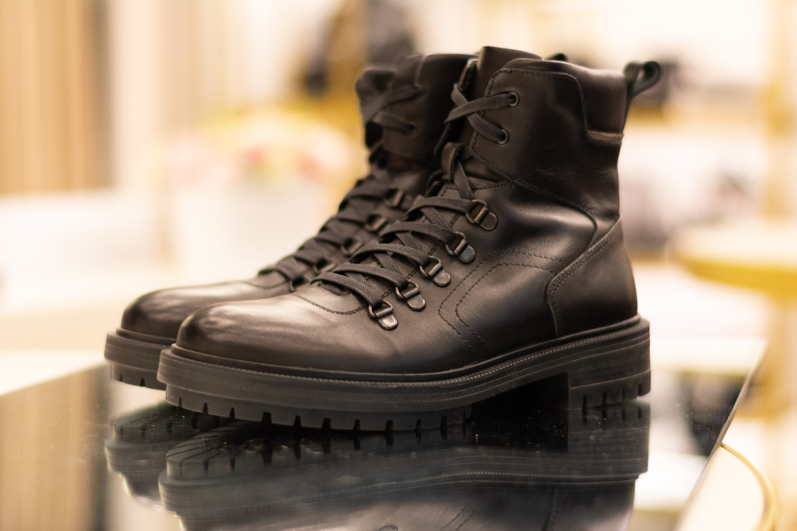 Для организаций. Предметная фотосессия для обувного магазина Capsula. Фотограф/видеограф Богдан Голованов