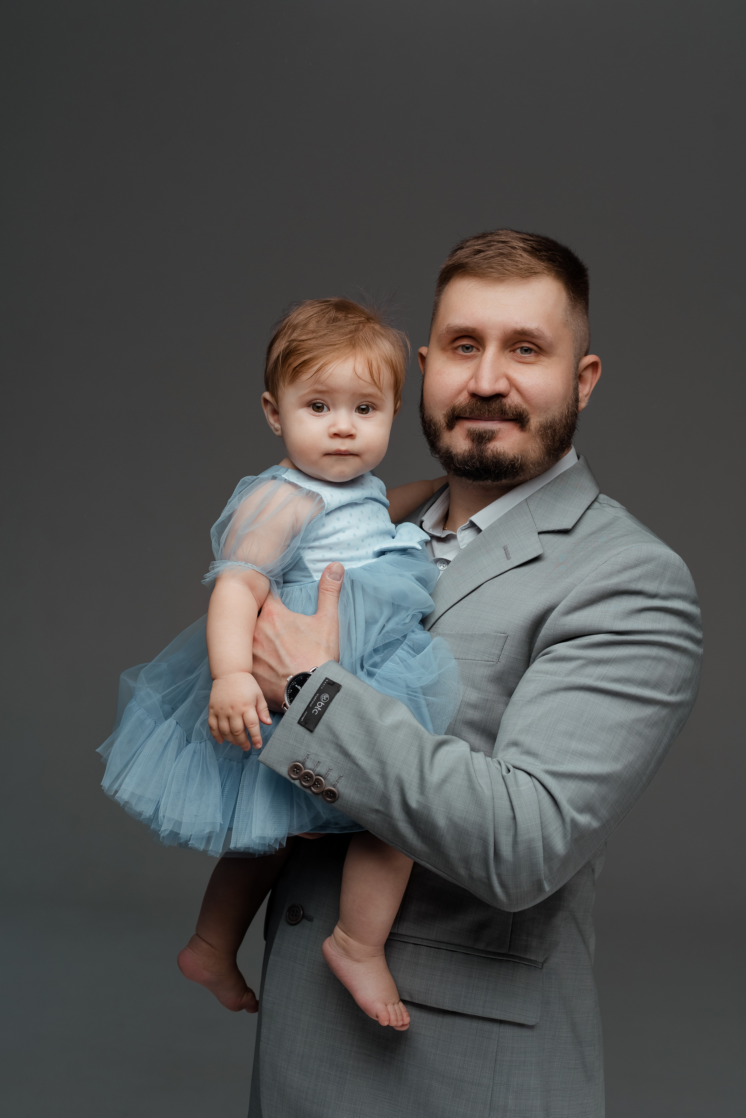 Семейная фотосессия на циклораме. Фотограф Юлия Кондратьева