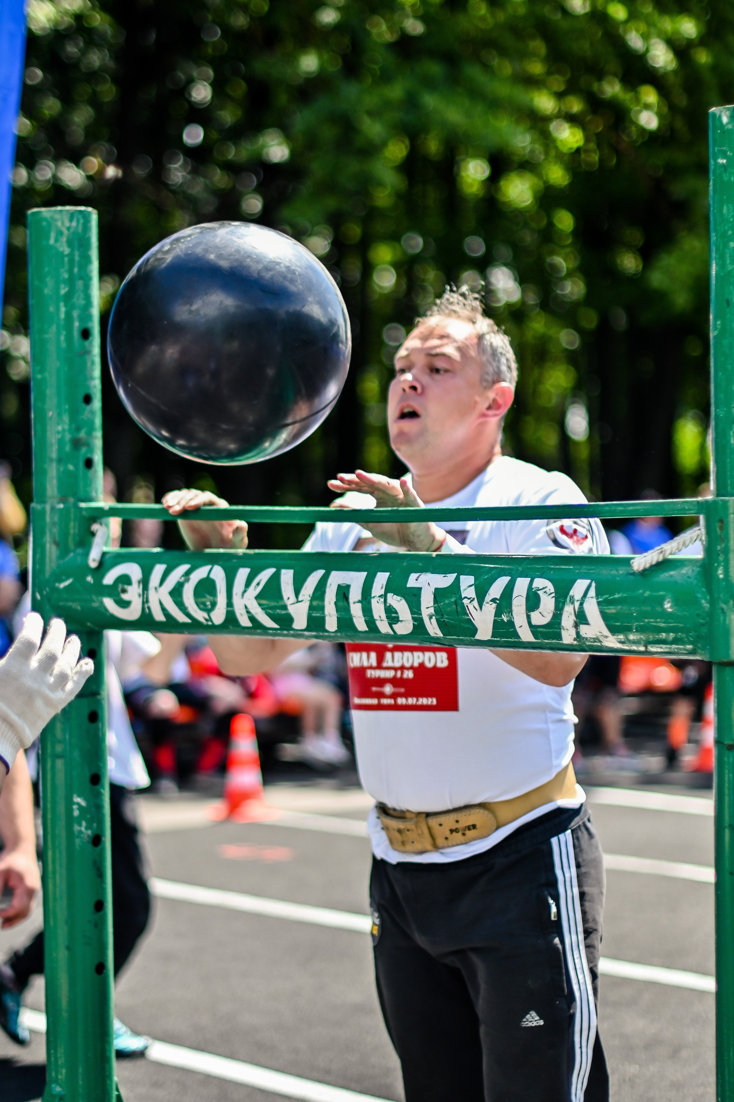 СТРОНГ. Фотограф для бизнесконтента, репортажей и семейного альбома в Москве