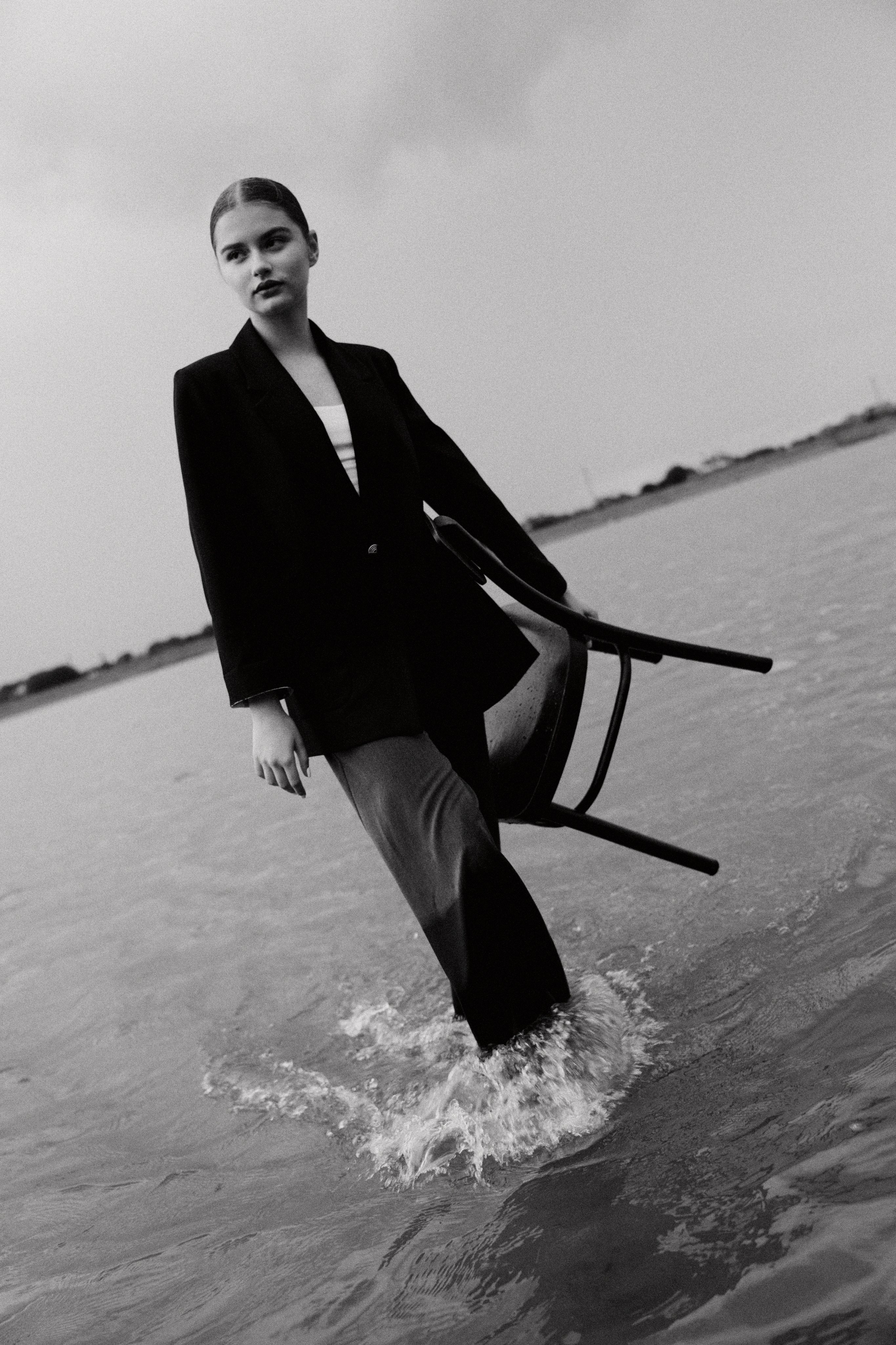 Black chair. Фотограф Елизавета Воронина