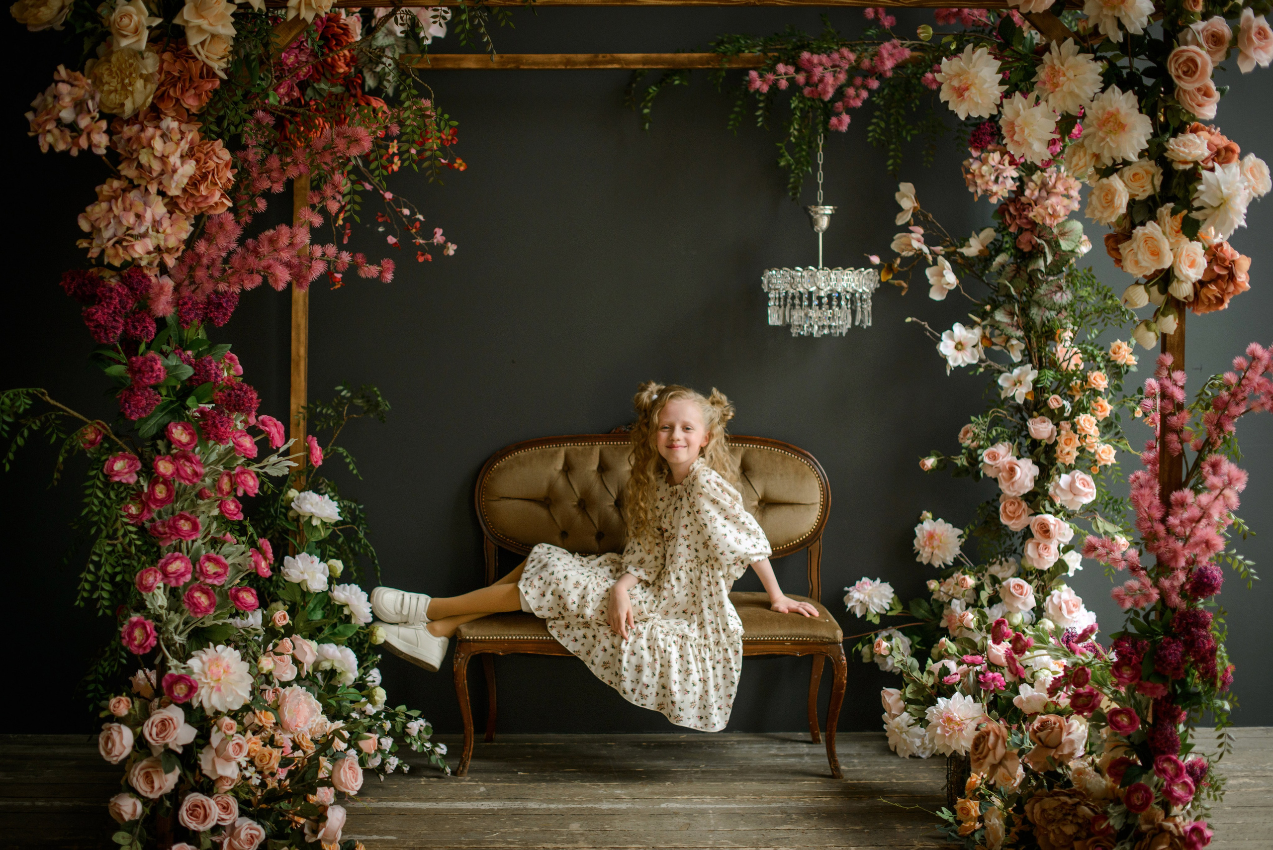 Photo shoot of a girl with goslings and a hat. Photographer Elena Carruthers, Scotland