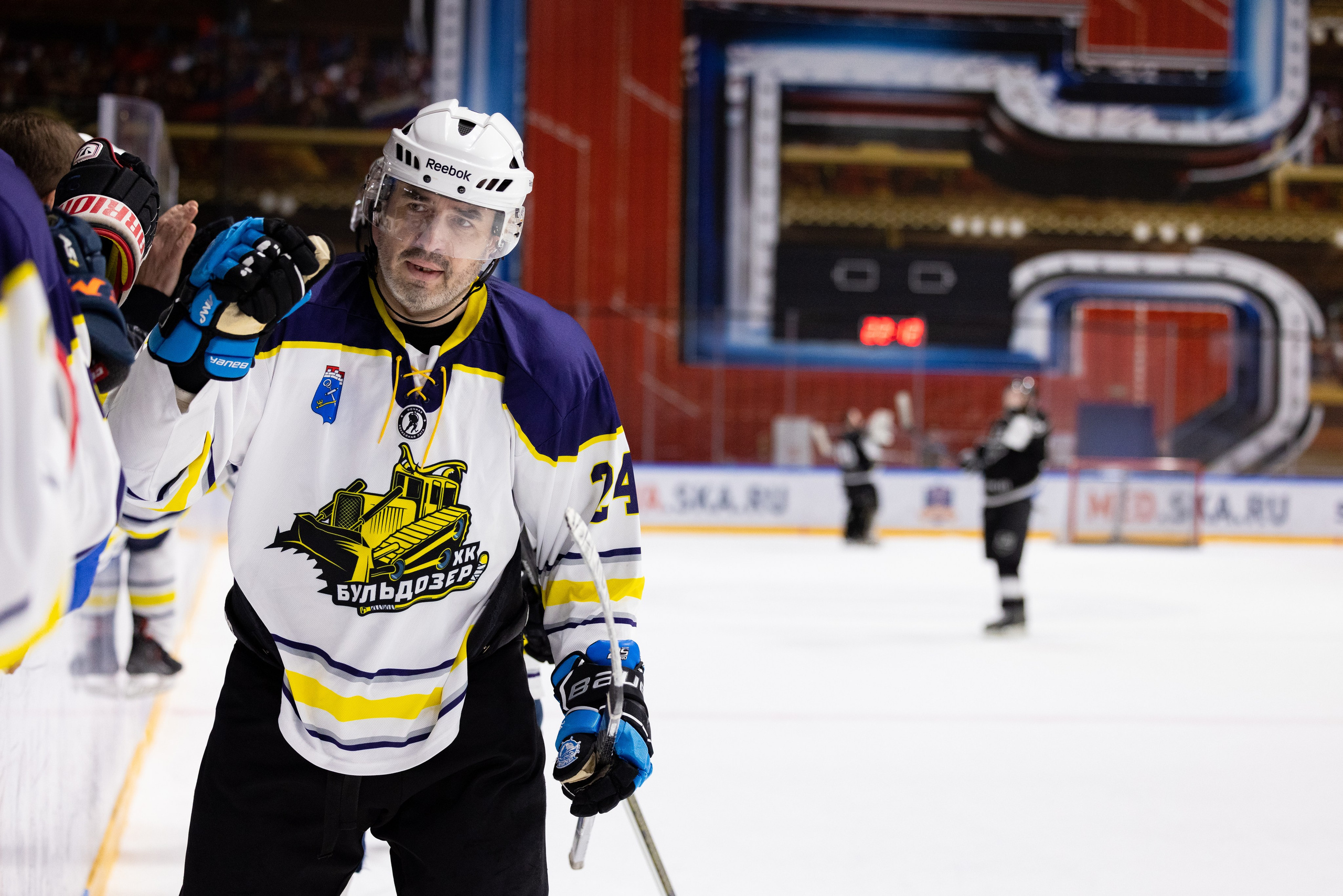 Бульдозер vs. LR-строй. Фотограф Александр Заломаев