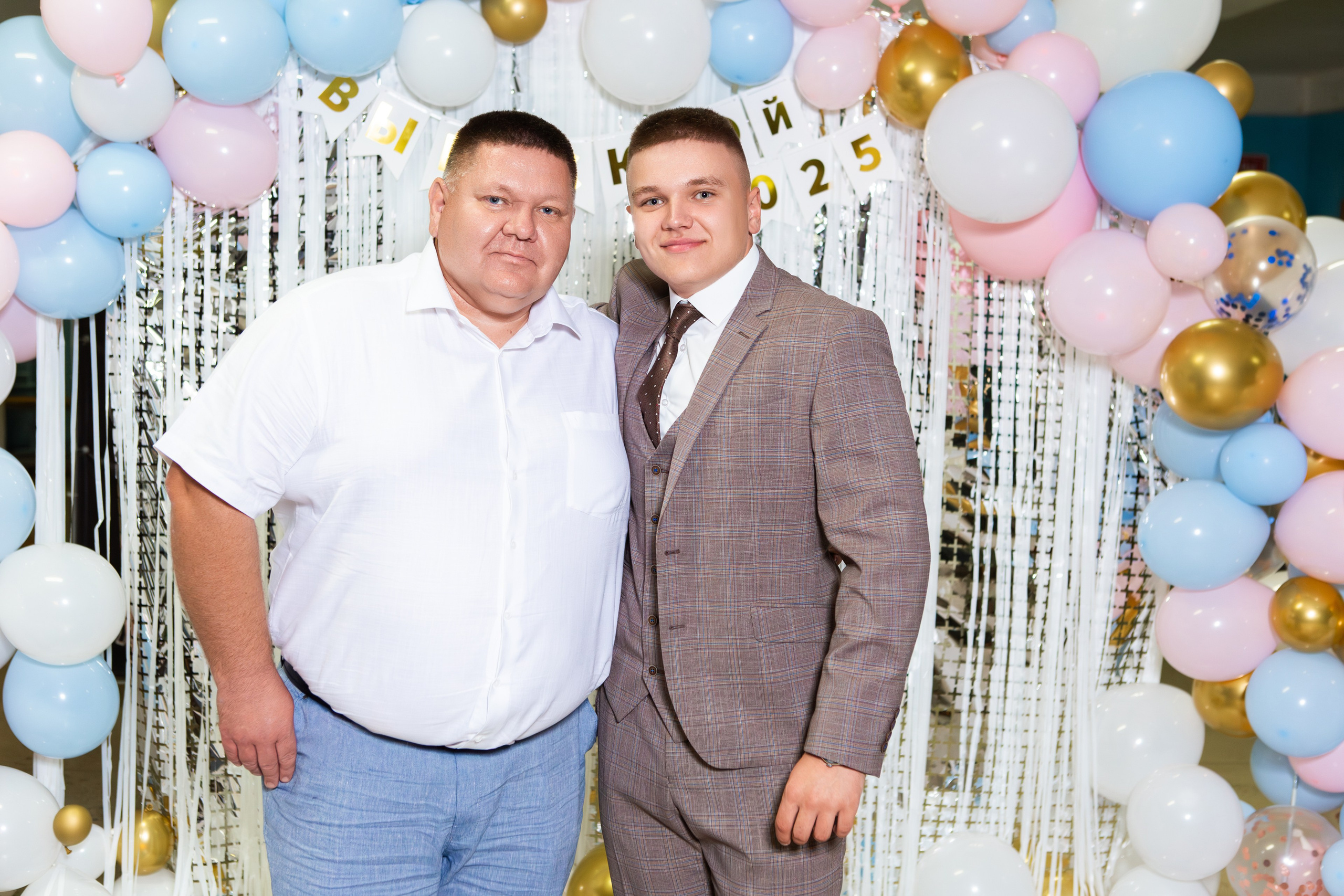 ФОТОСЕССИЯ С РОДИТЕЛЯМИ ВЫПУСКНОЙ 2025 9 ШКОЛА Г.МЦЕНСК. Профессиональный фотограф в Мценске и Орловской области