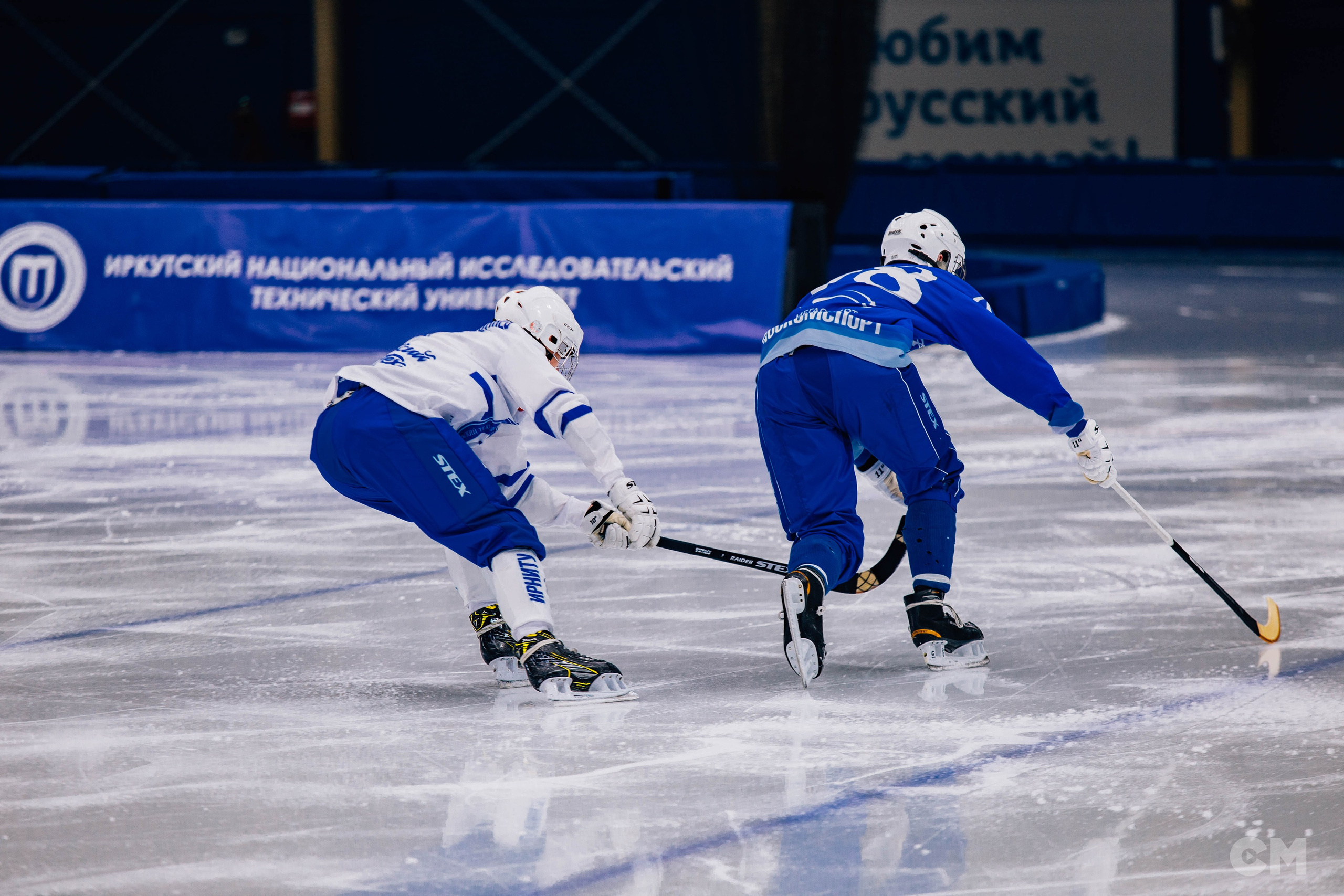 Чемпионат Студенческой спортивной лиги. Ковалёв хоккея с мячом. Репортажный фотограф в Иркутске — Ярослав Ковалёв