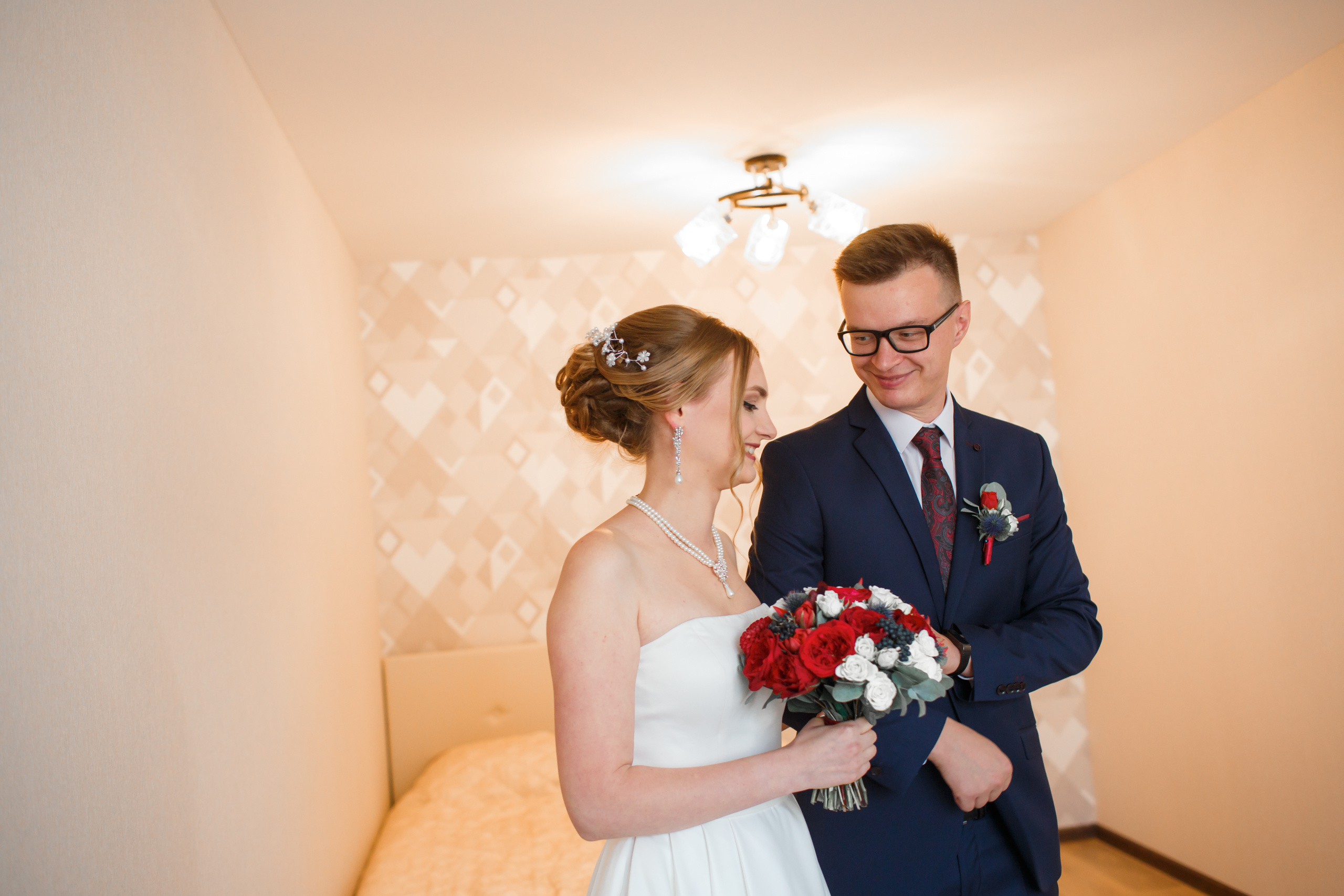 Ксения и Анатолий, ЗАГС г. Королев, прогулка по центру Москвы. Свадебный и репортажный фотограф (Москва, Королев и другие)