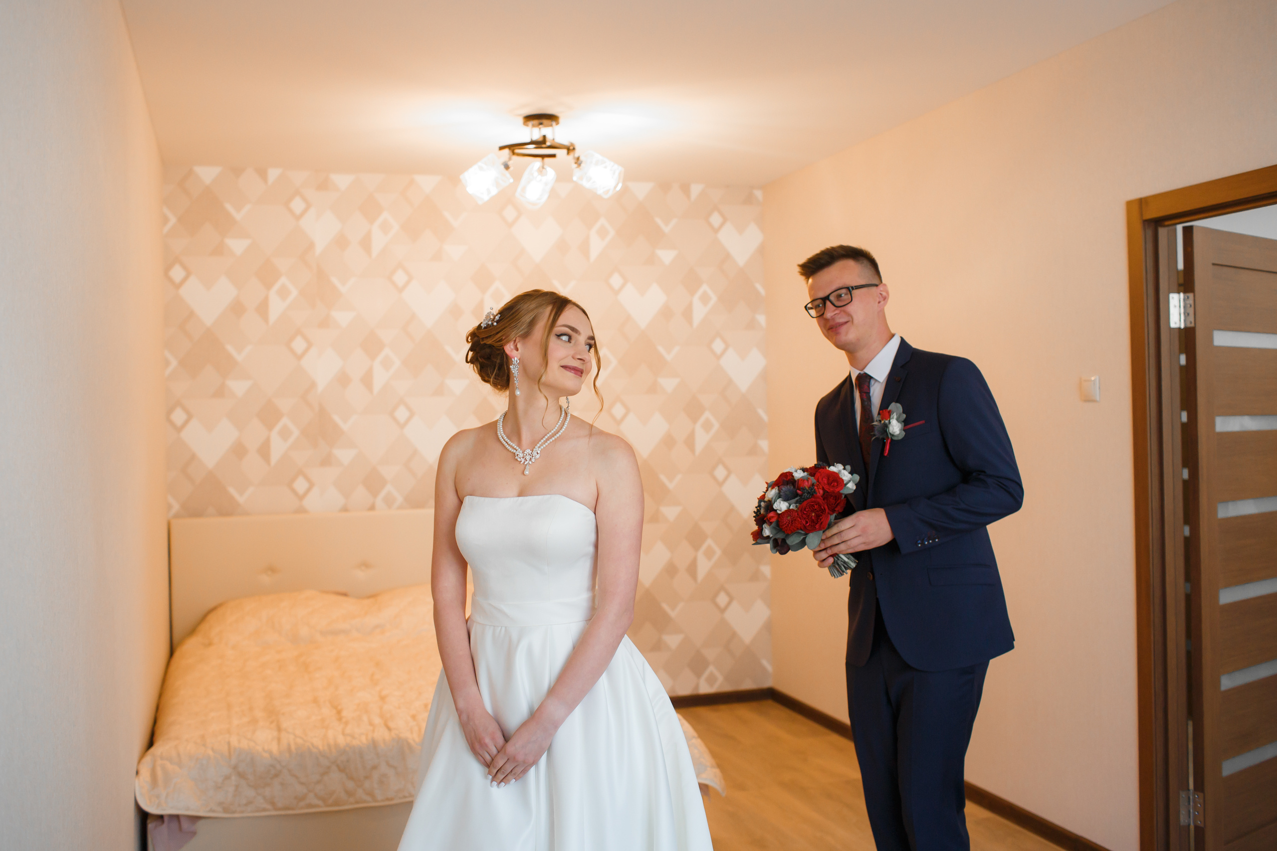 Ксения и Анатолий, ЗАГС г. Королев, прогулка по центру Москвы. Свадебный и репортажный фотограф (Москва, Королев и другие)