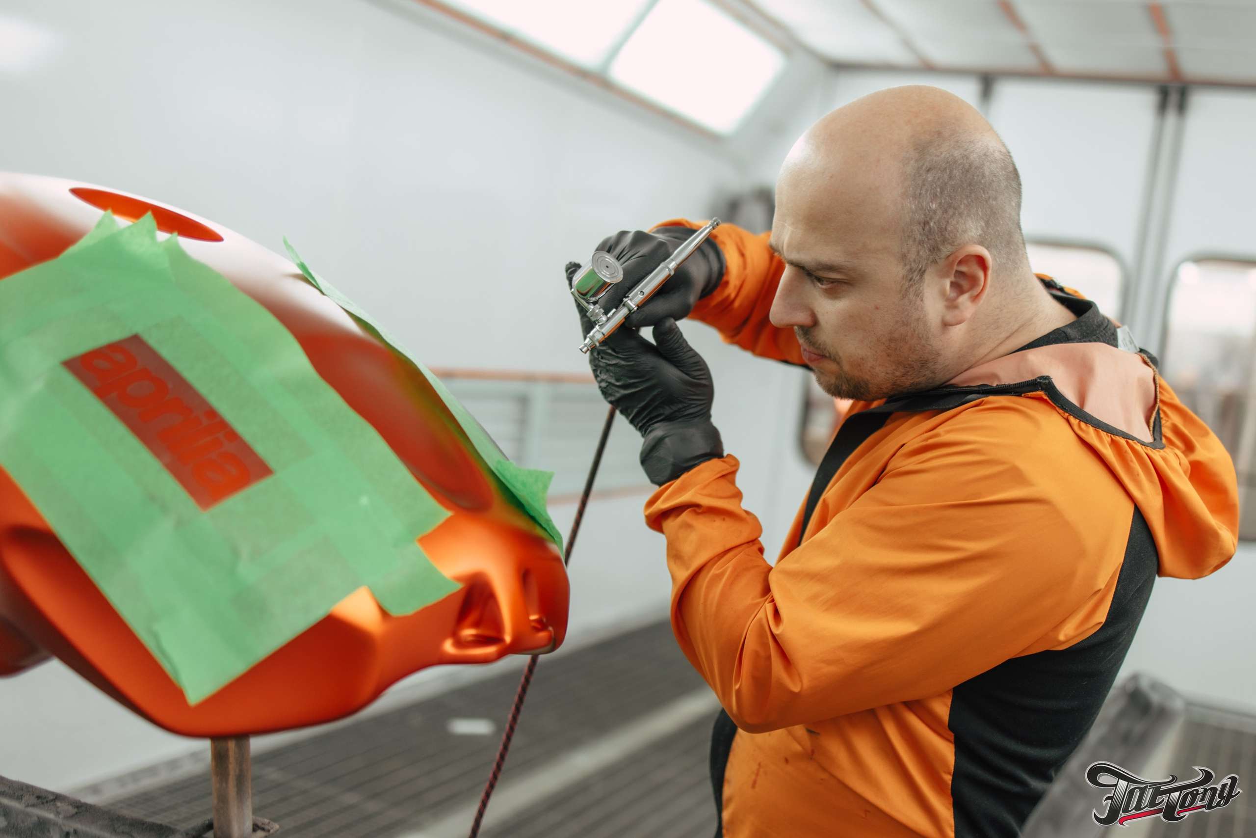 Aprilia детали мотоцикла, окрас в оранжевый кэнди. DeLorein