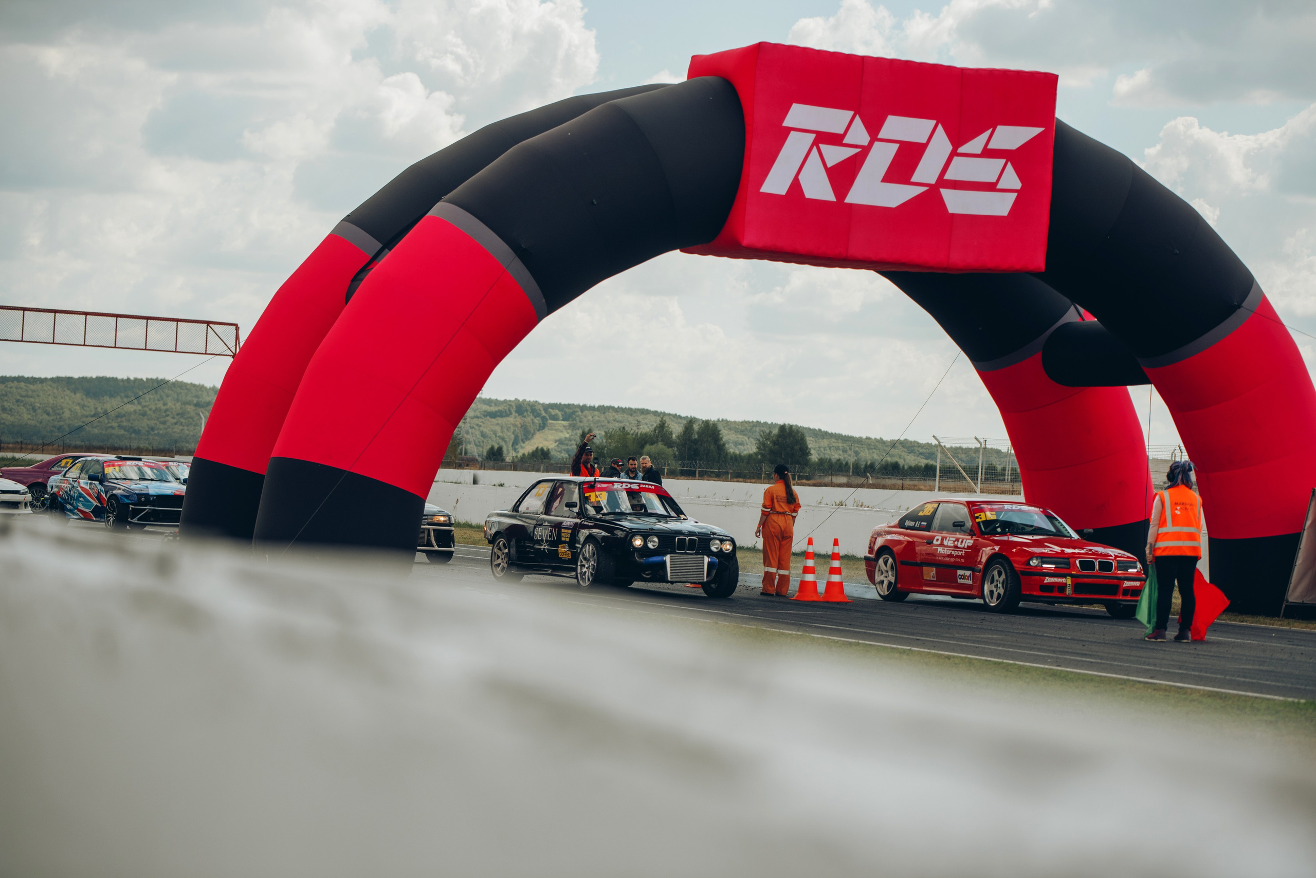 Rds запад ADM Raceway. DeLorein