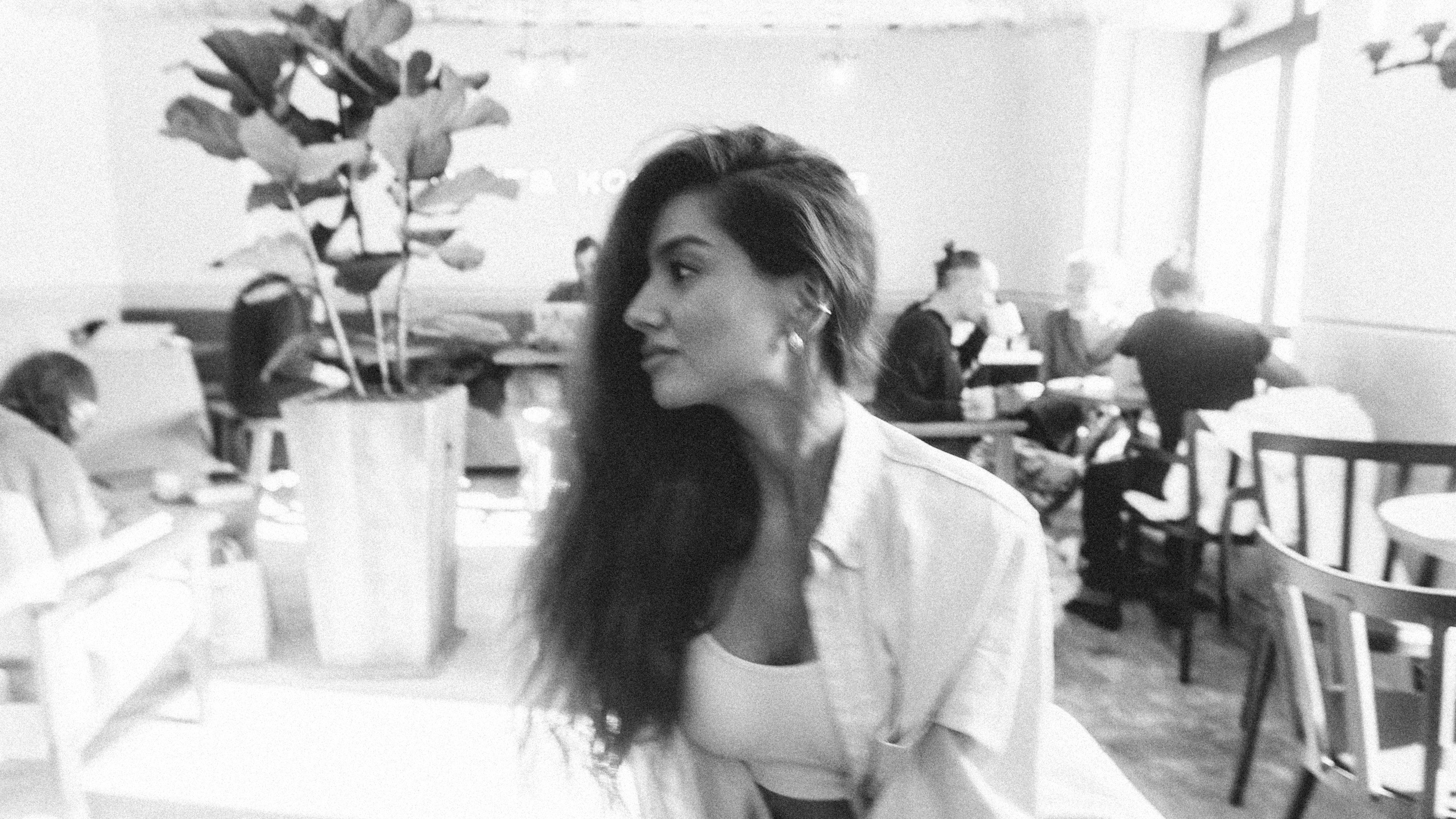 Фотосессия с Альмирой в кофейне Скуратов в Казани