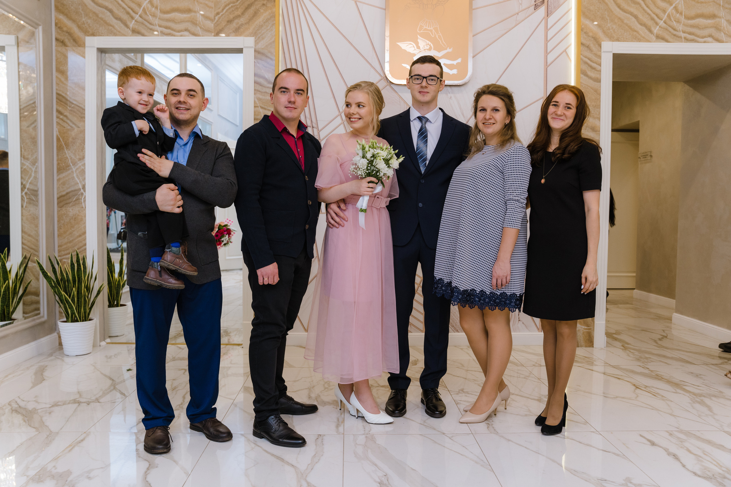 Евгения Языкова – свадебный фотограф в Архангельске: эмоциональная классика и репортаж