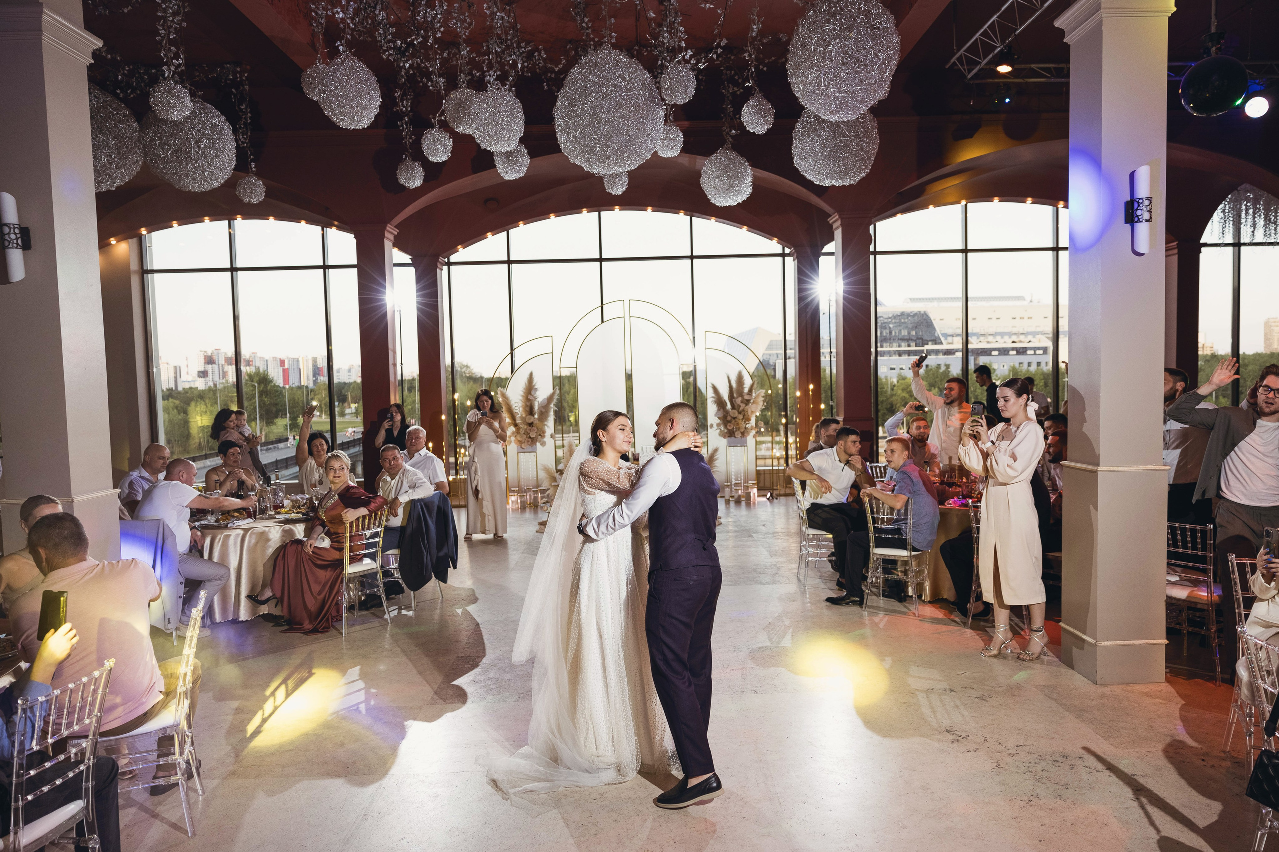 Никита и Ульяна (максимальный — Винотека). Свадебный и семейный фотограф в городе Сургуте Стерликова Светлана